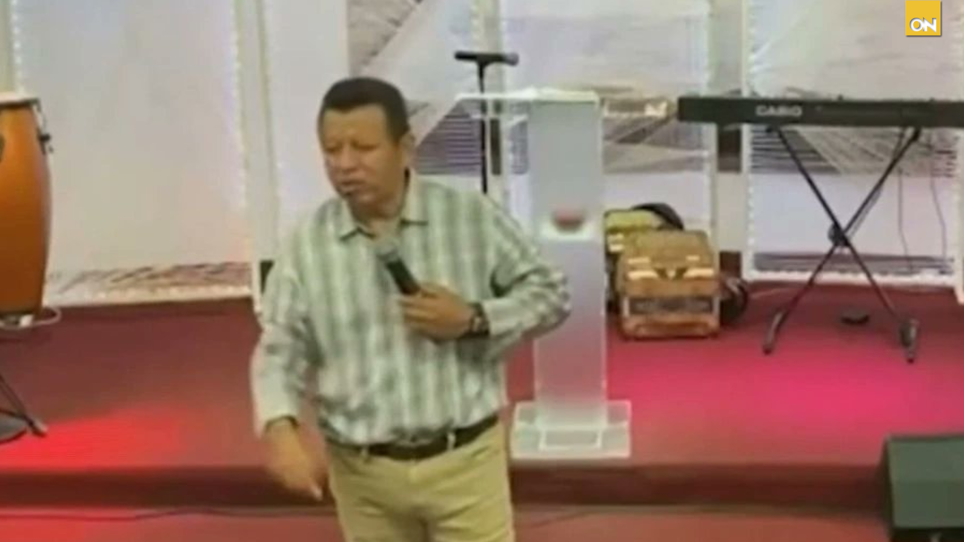 Así operaba el pastor acusado de estafar migrantes desde su iglesia