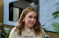 La “Profe 504” enfrenta críticas por presunto uso excesivo de filtros en sus videos