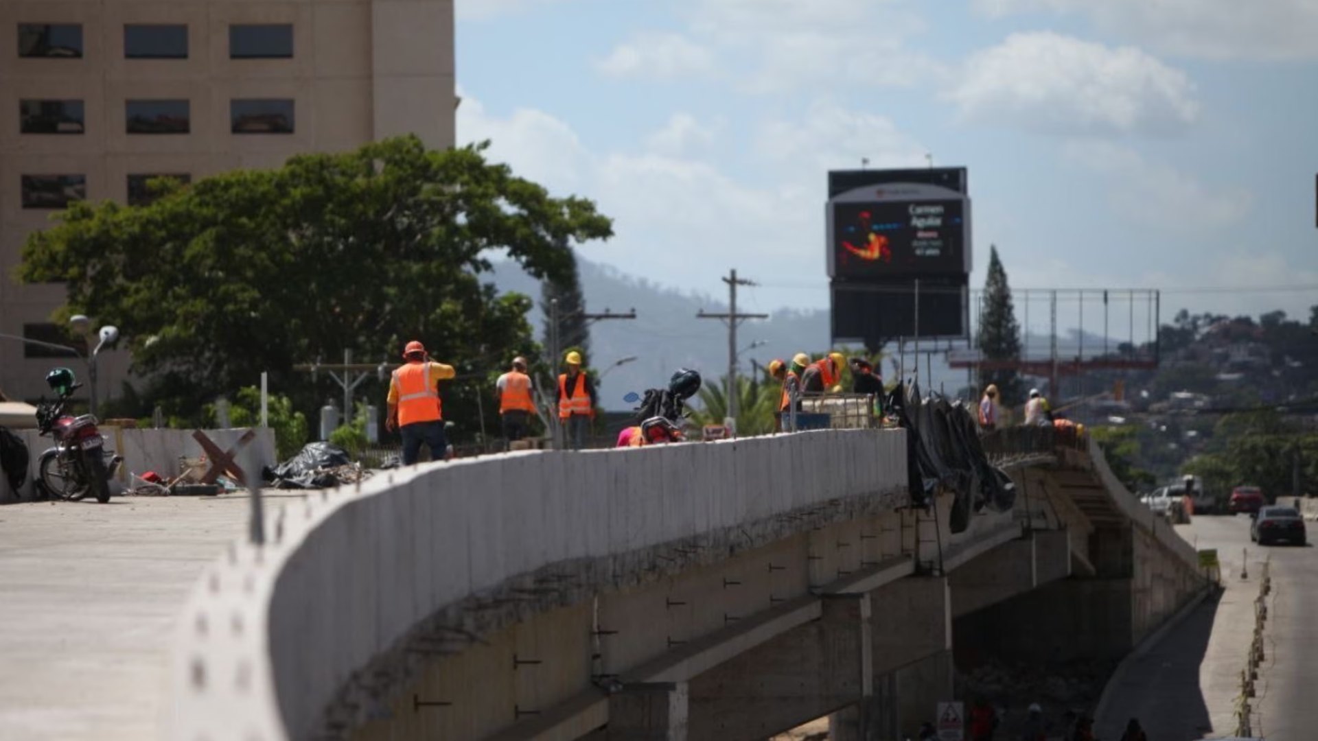 AMDC anuncia cierre en el bulevar Juan Pablo II; conductores deberán usar rutas alternas