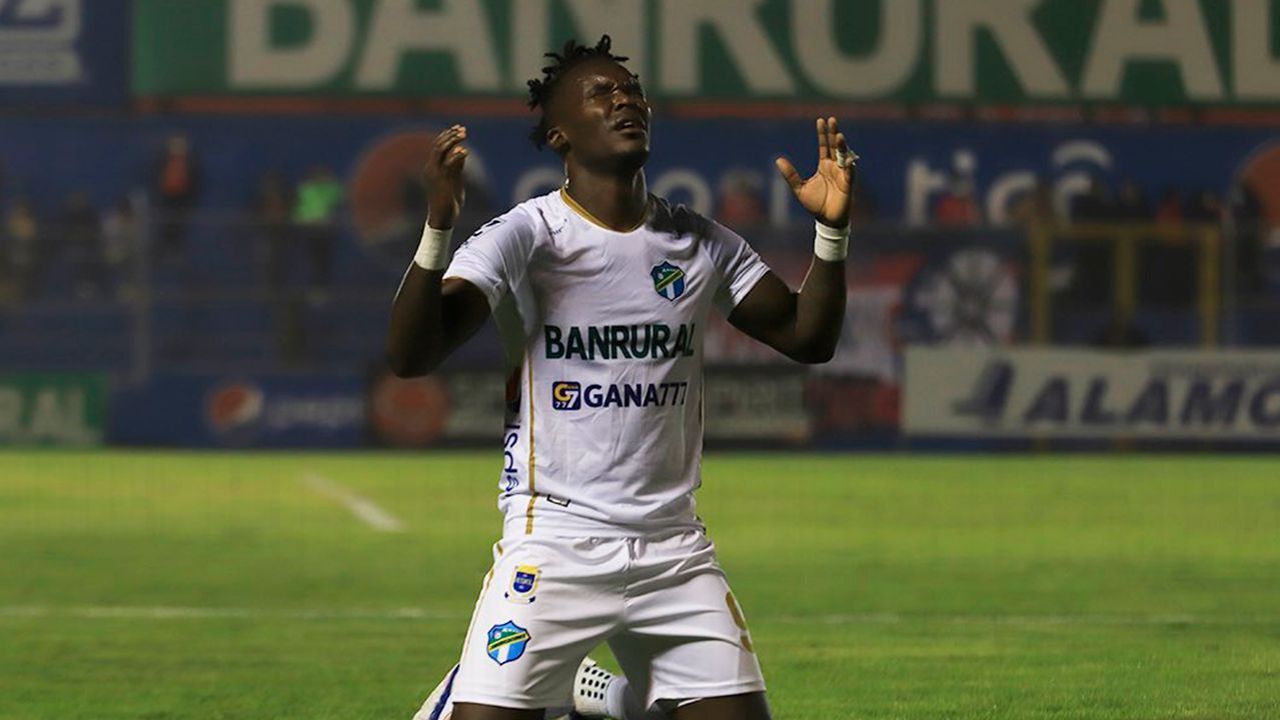 Rubilio Castillo quiere demostrar en Comunicaciones que aún tiene categoría goleadora - ESPN