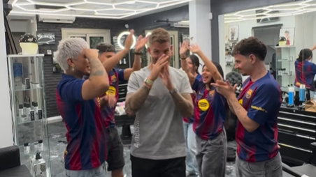 El peluquero de Íñigo Martínez la lía en redes al anunciar su marcha antes que el