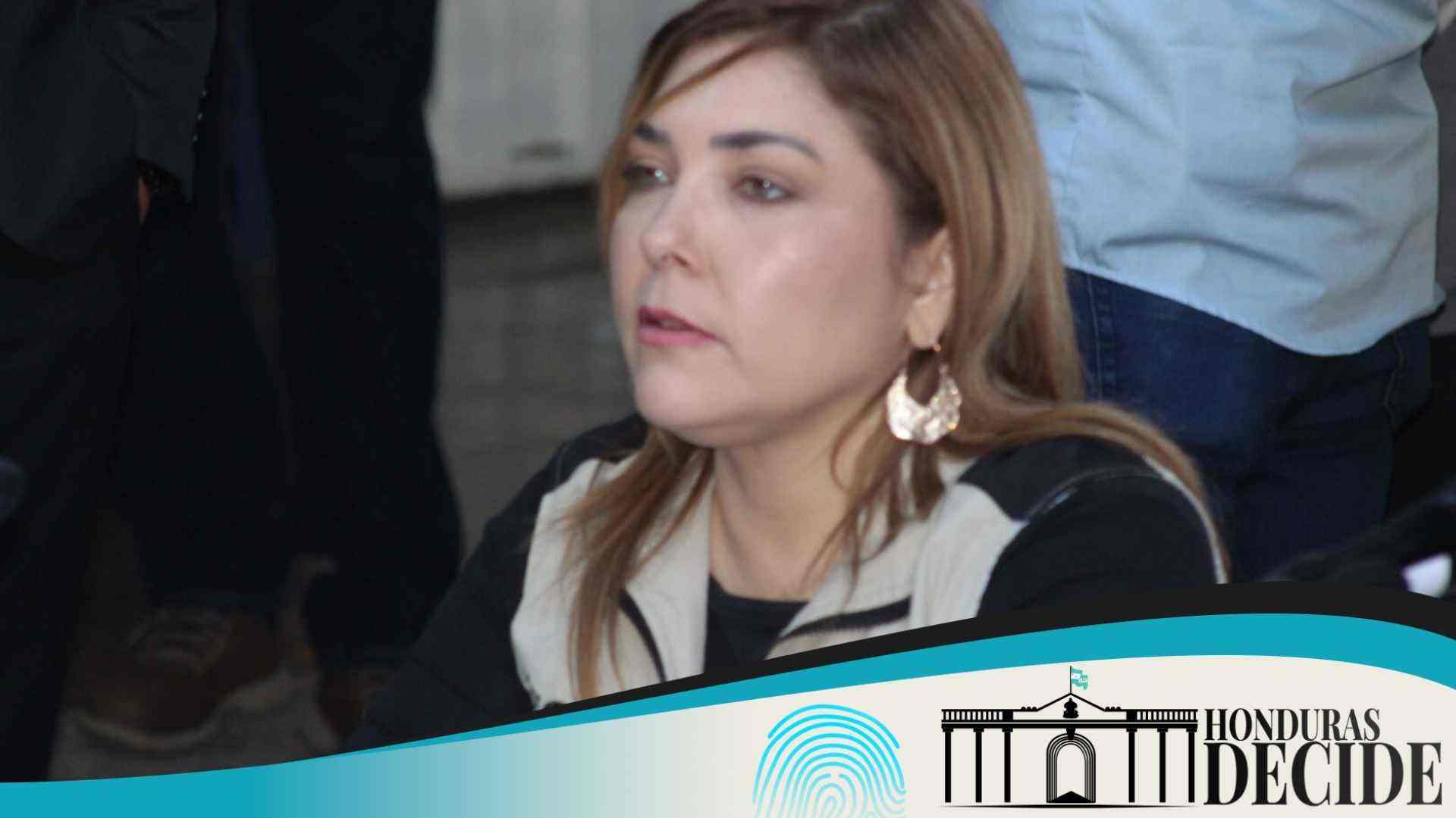 Ana Paola Hall presidencia