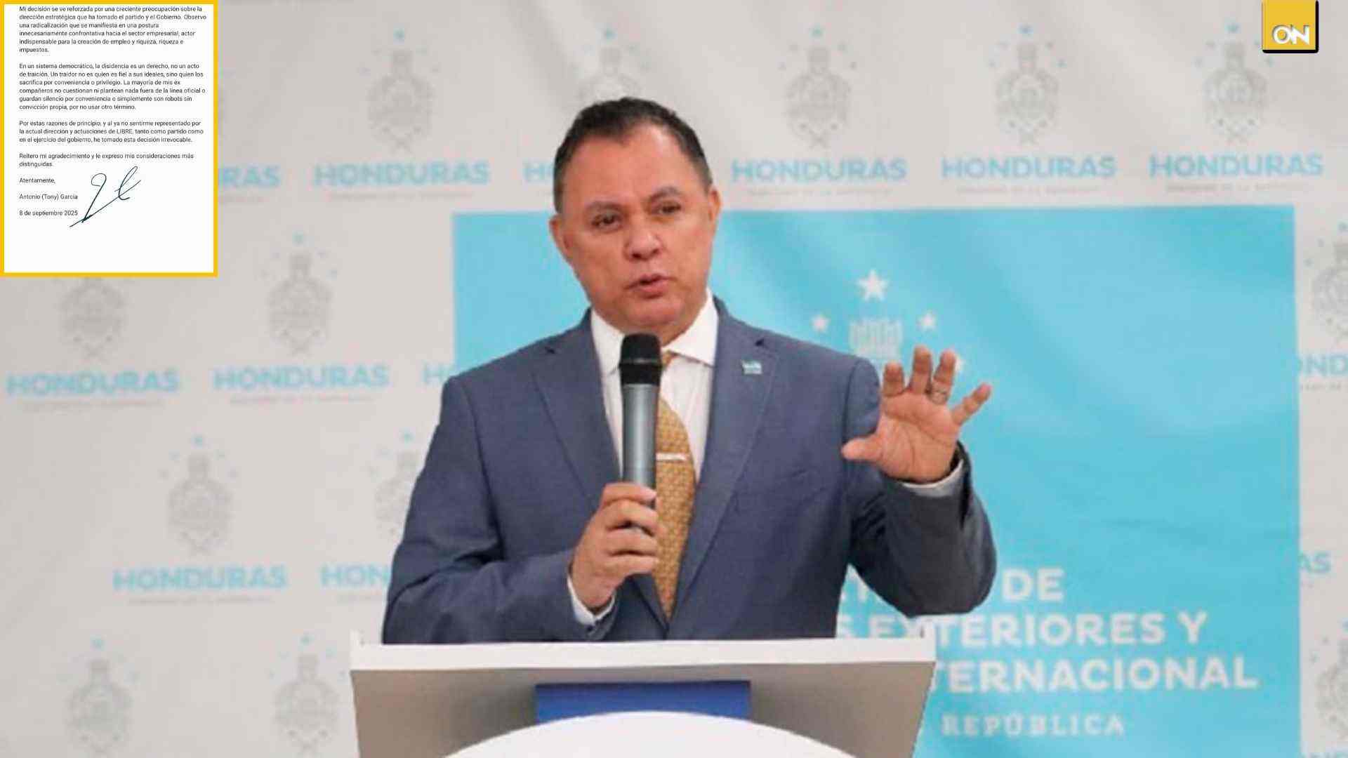 Antonio García renuncia Libre