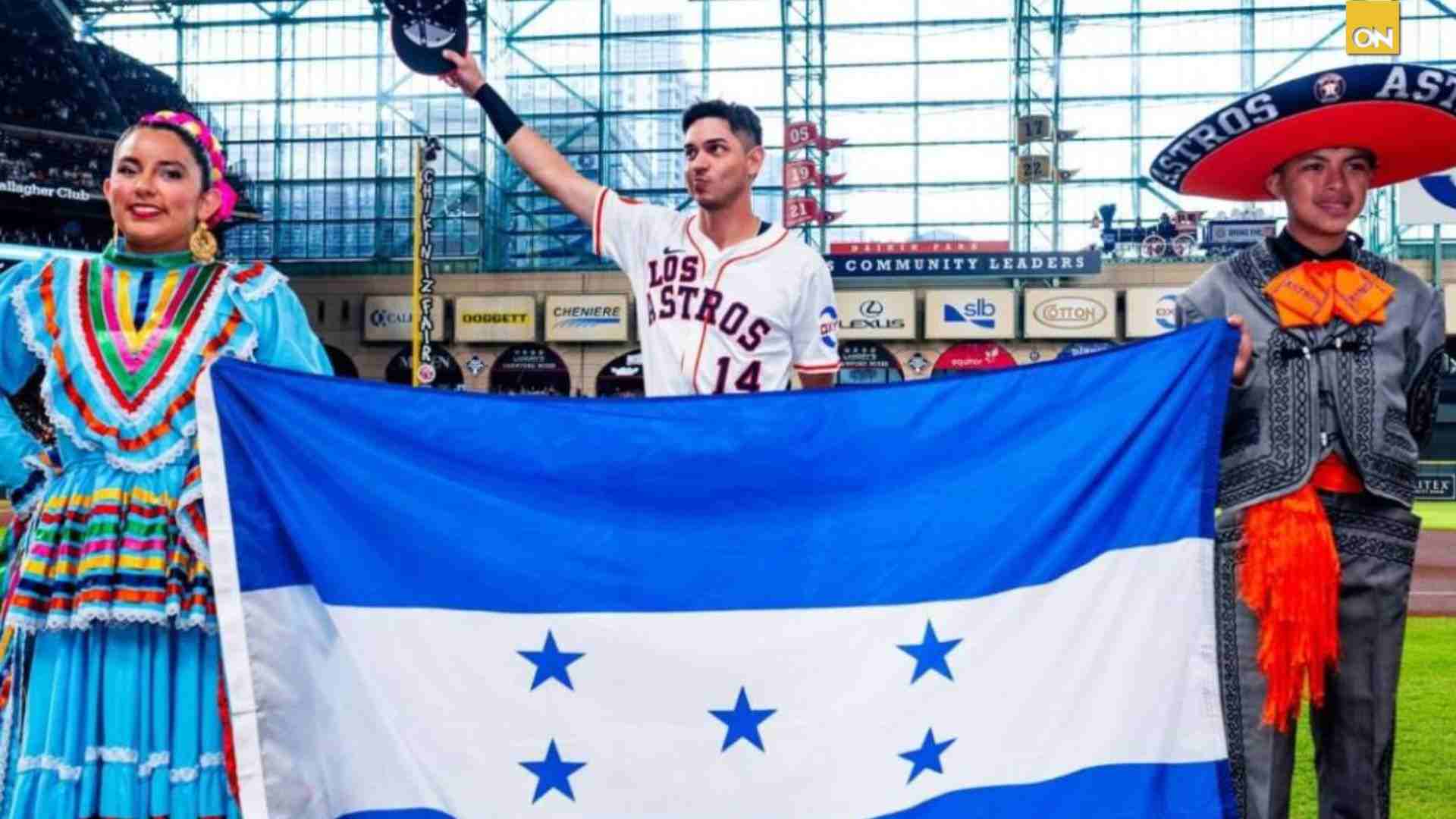 Astros Independencia Honran