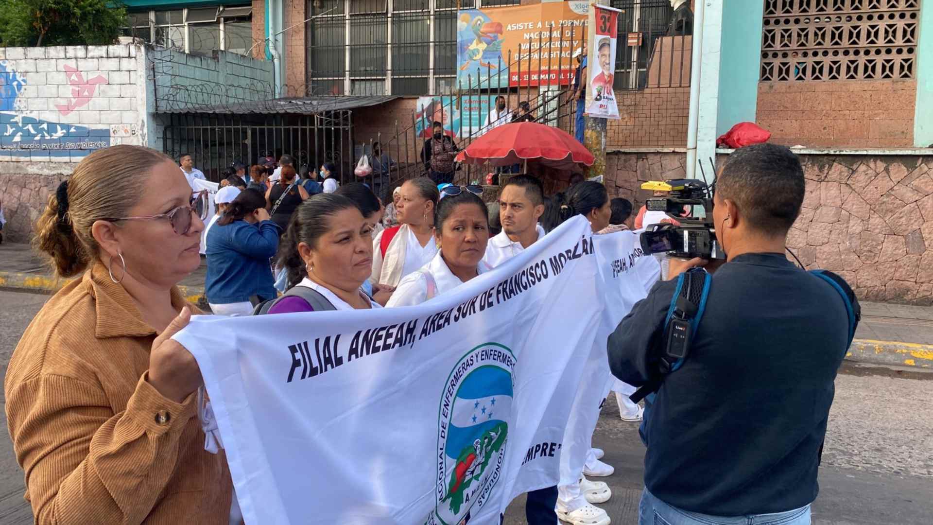 Auxiliares de enfermería mantienen protestas indefinidas y exigen diálogo a la Secretaría de Salud