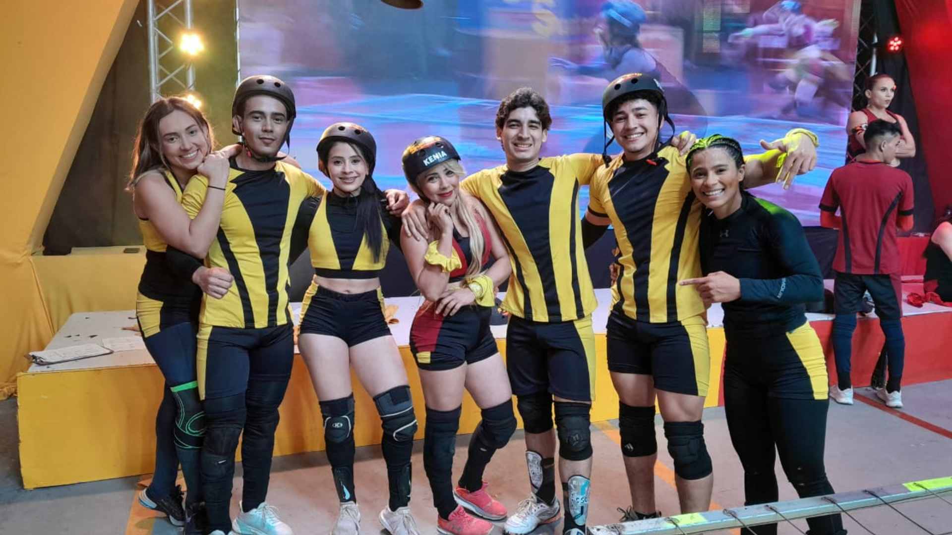 El equipo amarillo barre con los rojos y se adueña de la noche en Calle 7 Honduras