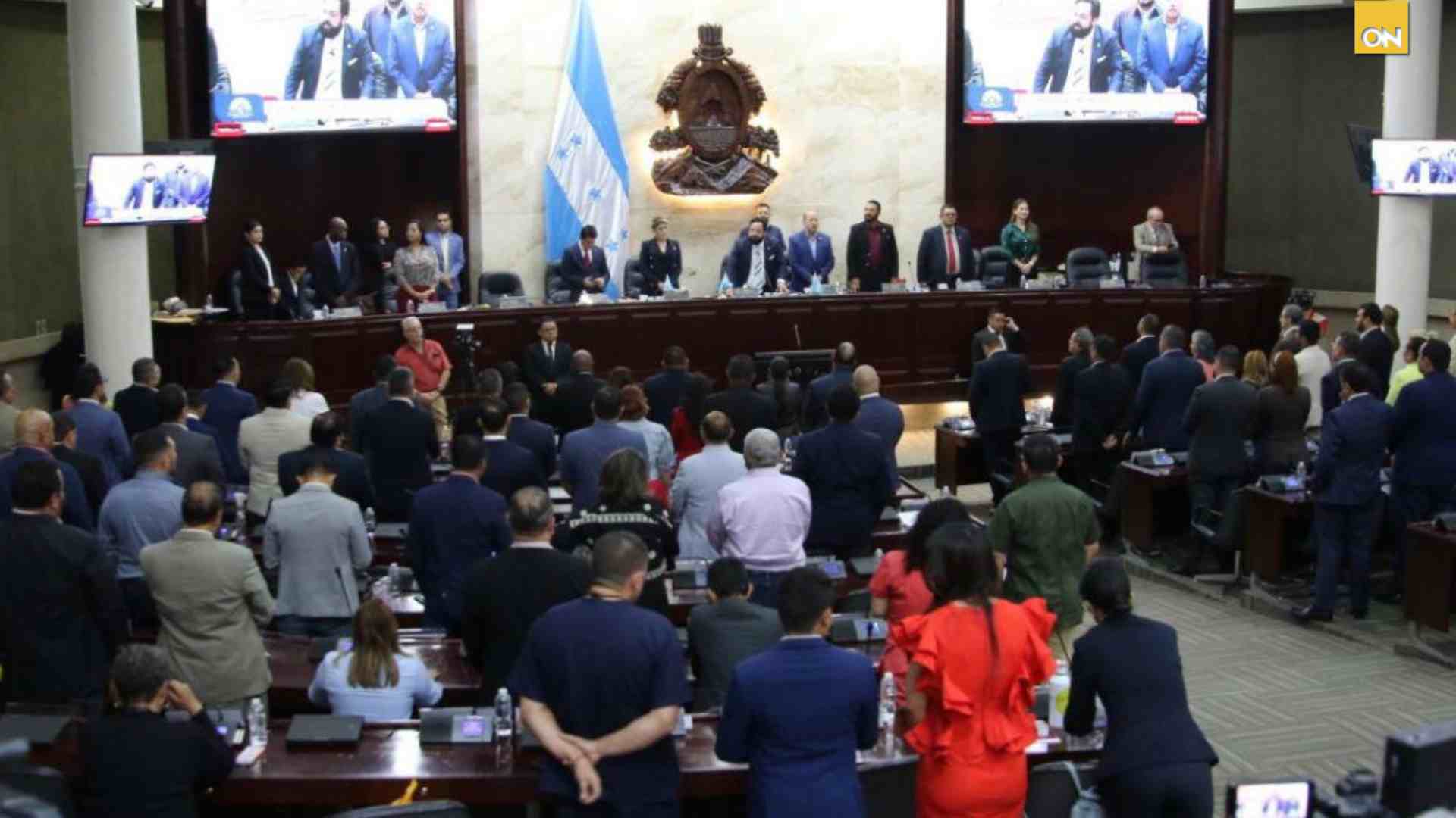 Congreso gasta millones