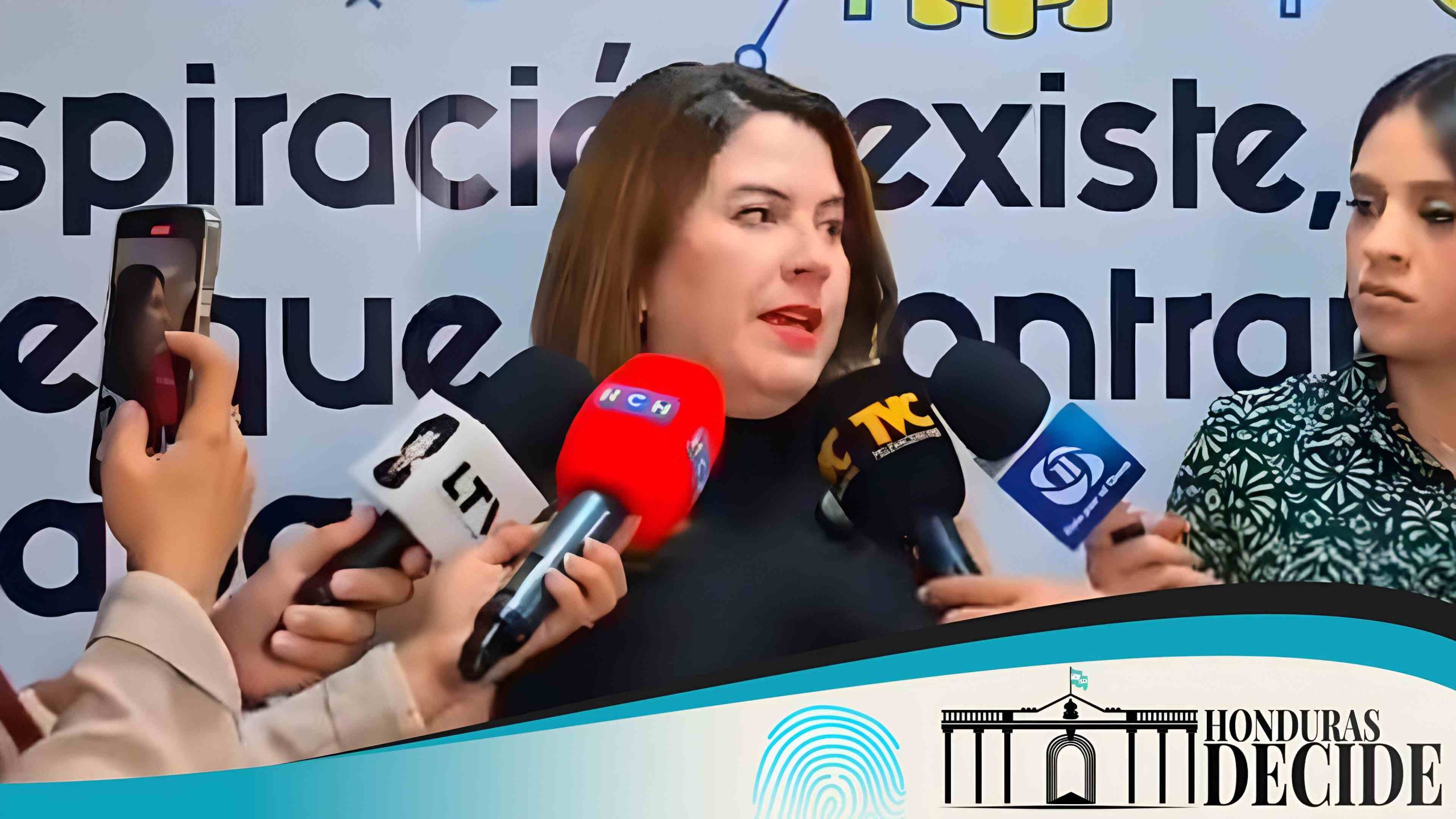 Cossette López sesión del pleno
