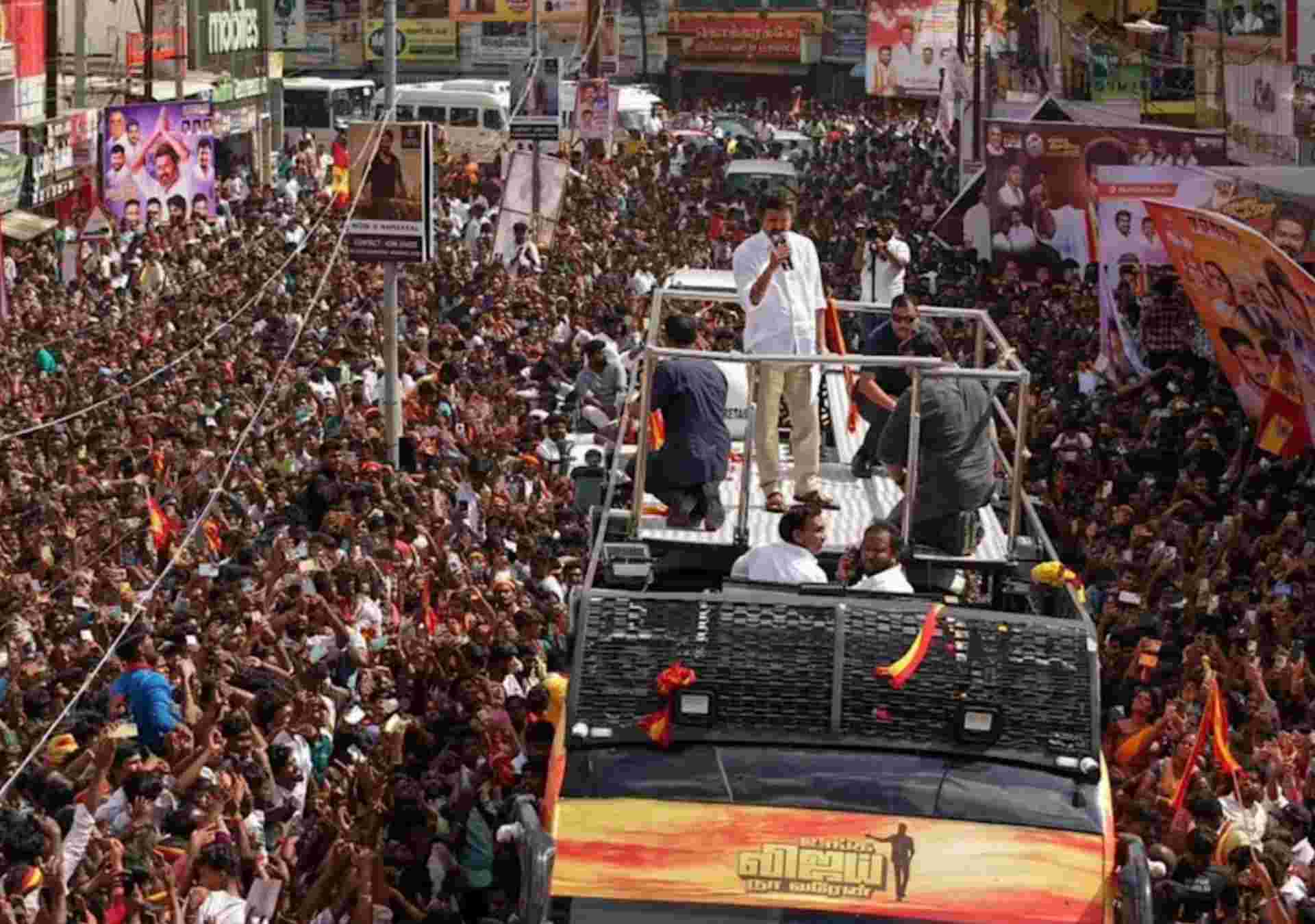 Al menos 36 muertos en estampida durante mitin electoral en India