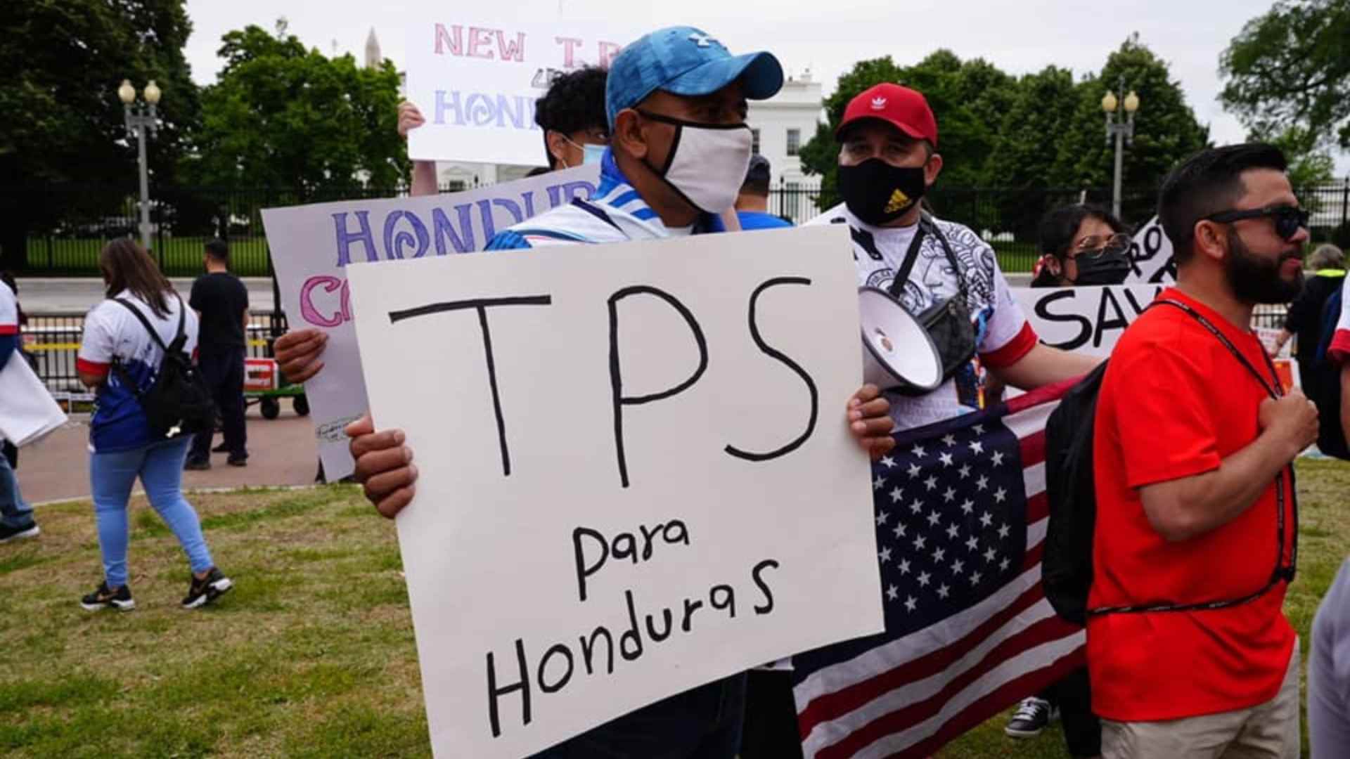 Instan a tepesianos a explorar opciones migratorias en lugar de esperar la audiencia