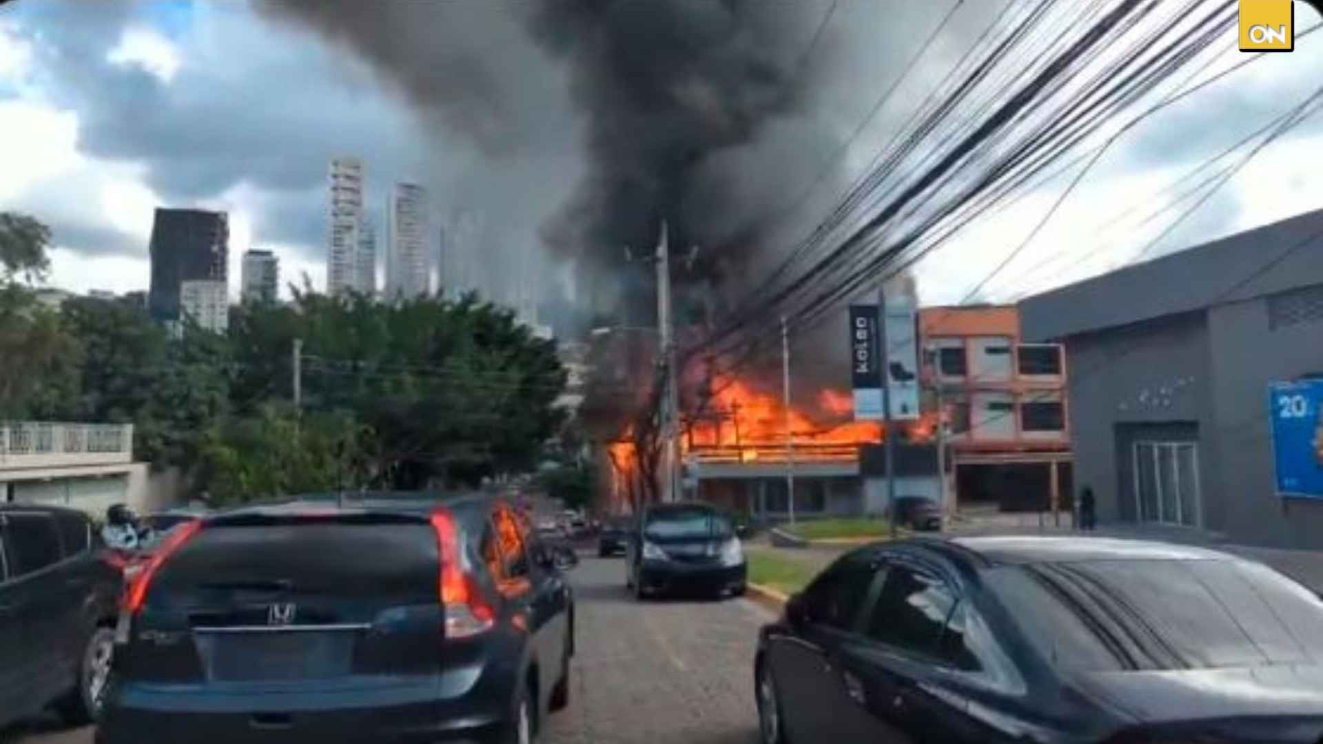 Incendio restaurante bulevar Morazán