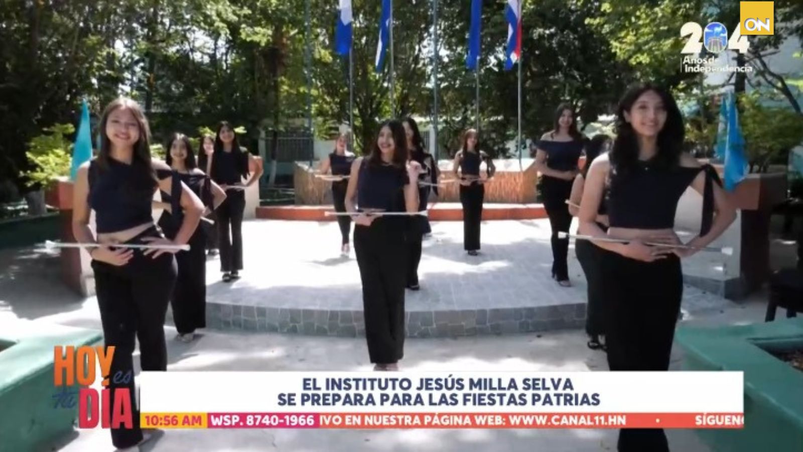 Palillonas del Instituto Jesús Mía Selva brillan en celebración patriótica en Tegucigalpa
