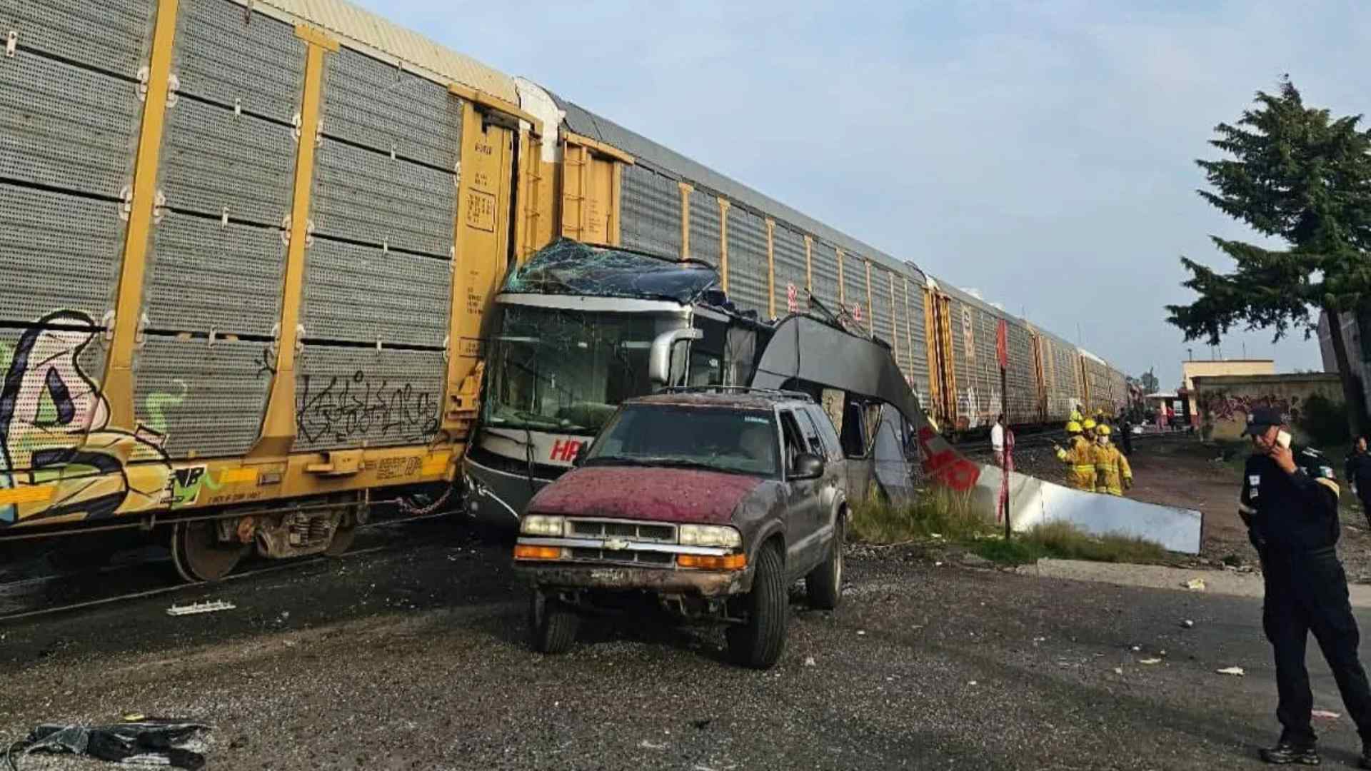 Accidente en Atlacomulco deja al menos ocho muertos