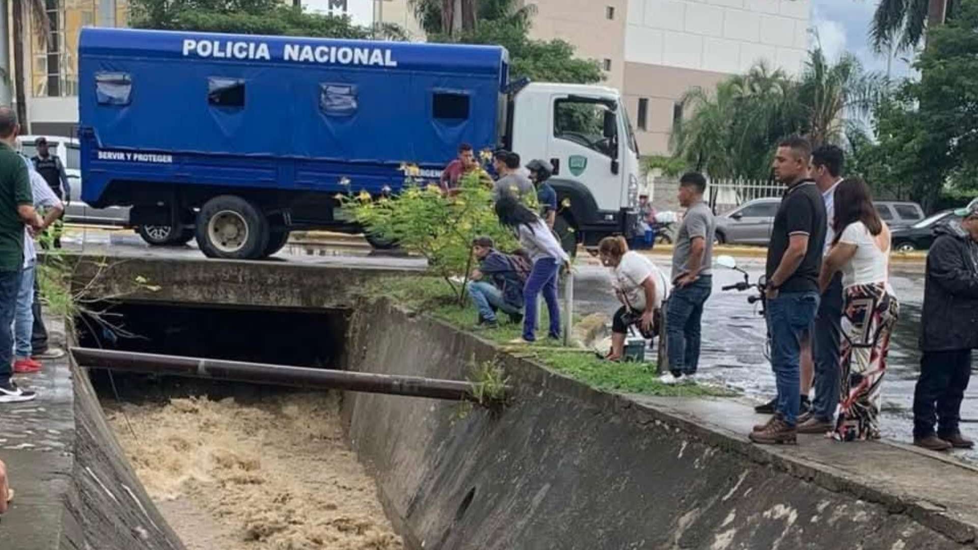 En video graban momentos antes del incidente de niños en canal de Los Arcos, SPS