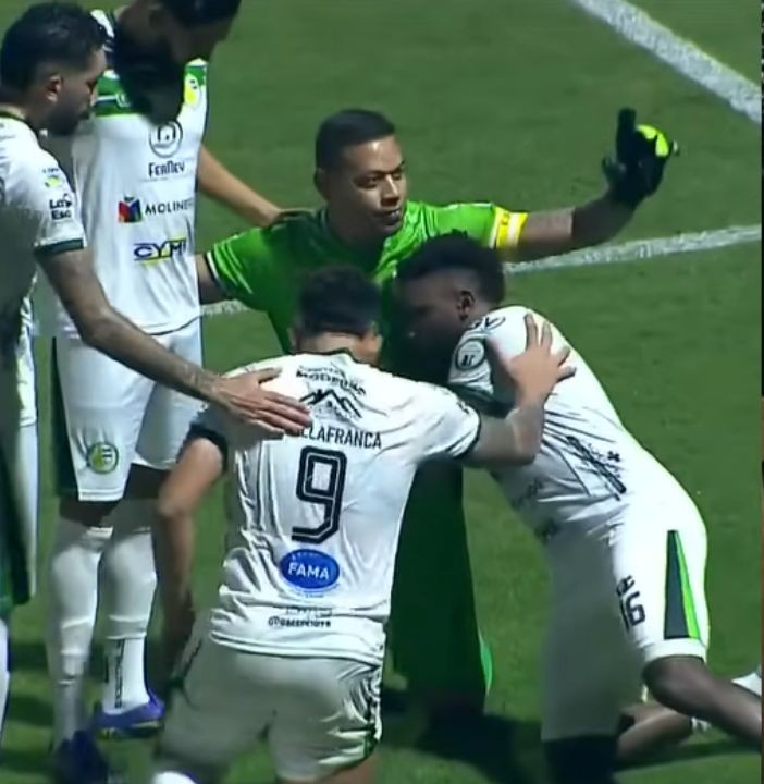 Denovan Torres sorprende con gol para Juticalpa y lo dedica a Mayra Tercero
