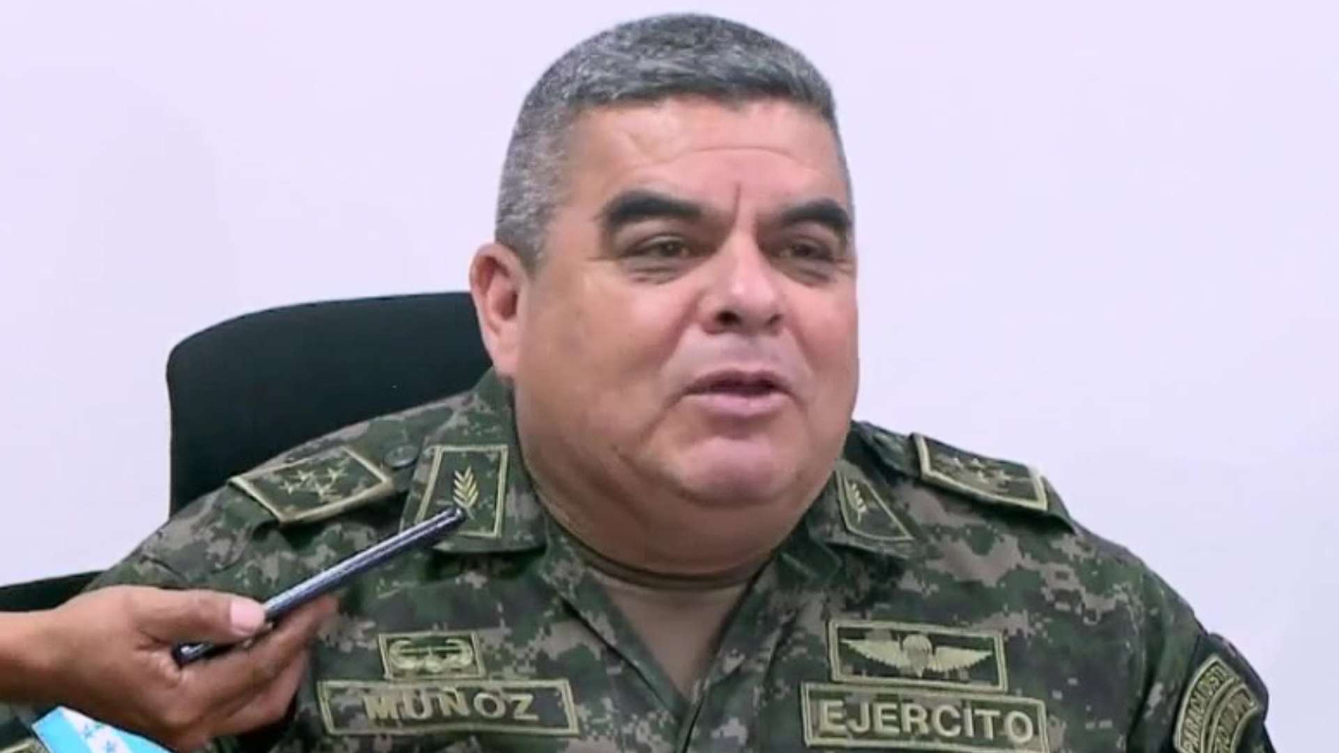 Ramiro Muñoz habría solicitado su retiro de las Fuerzas Armadas