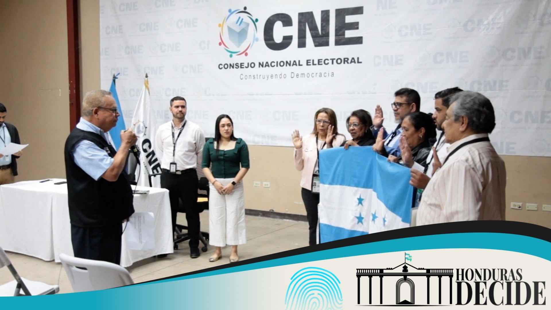 CNE juramenta a los miembros de los 18 Consejos Departamentales Electorales