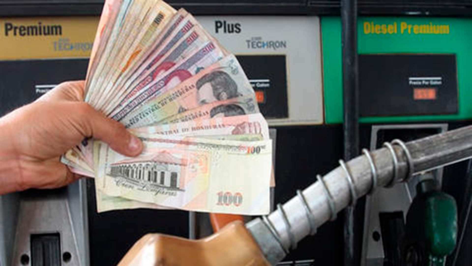 Nueva estructura en los precios de los combustibles entra en vigor el lunes 3 de noviembre