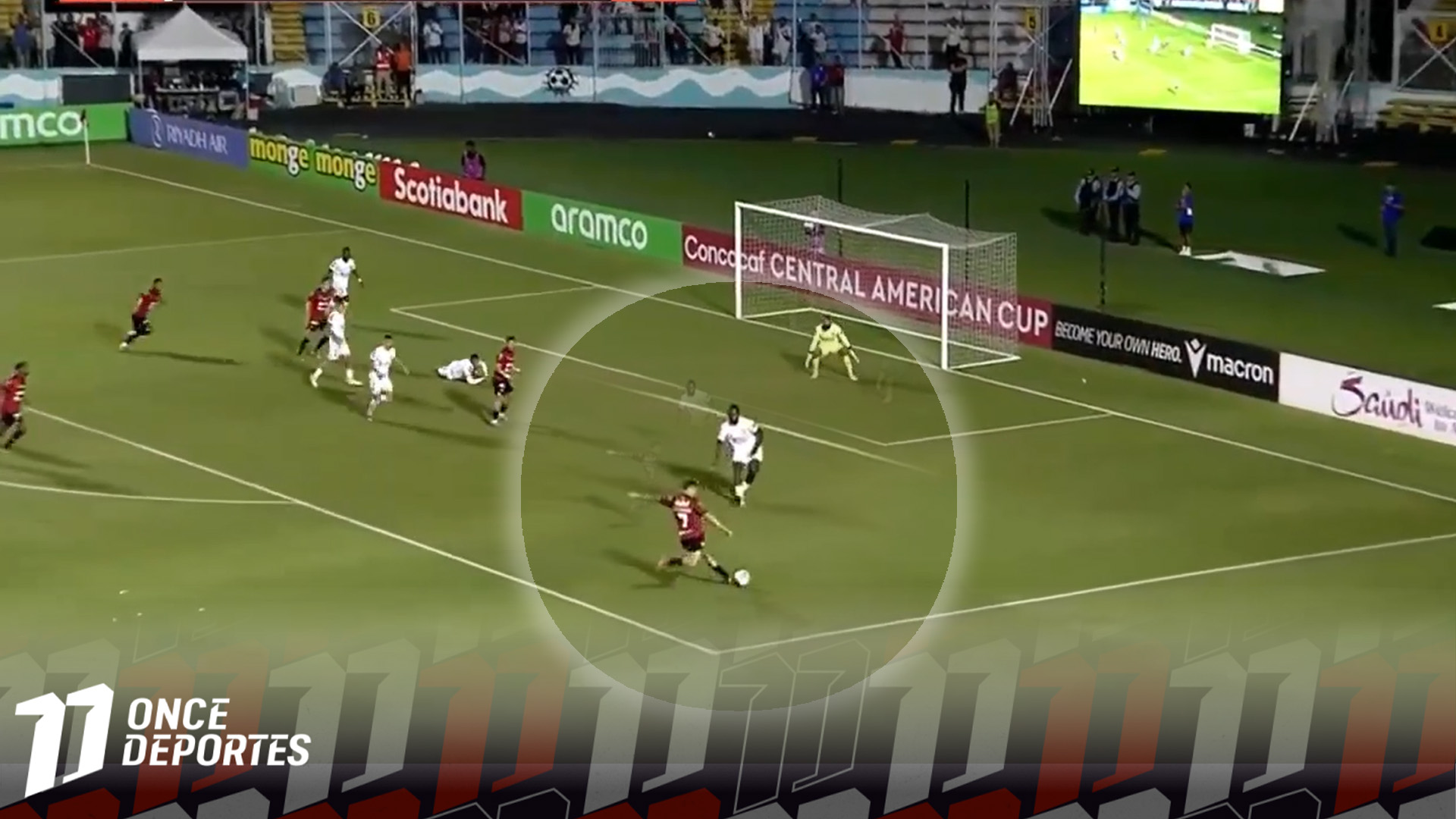 El gol de Emanuel Hernández que mandó a callar al Estadio Chelato Uclés