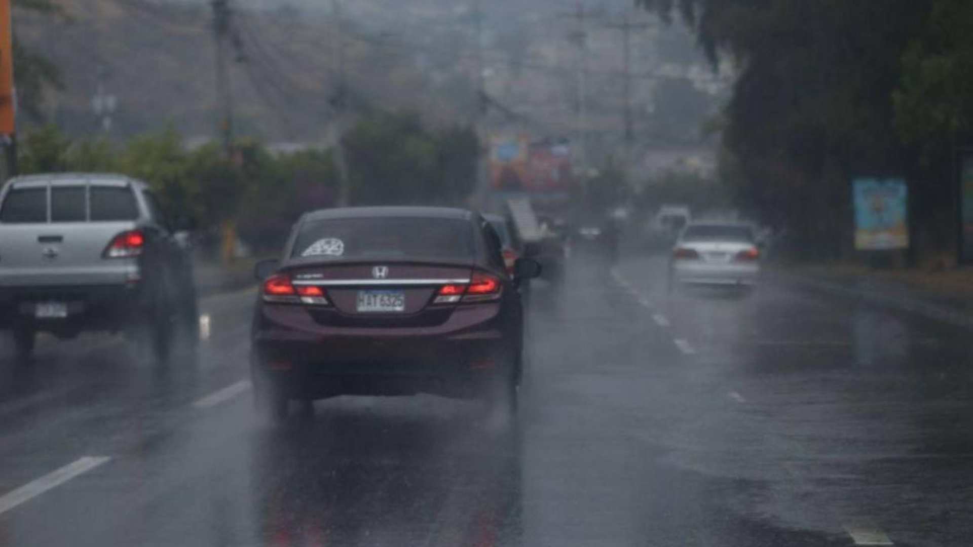 Pronostican lluvias de moderadas a fuertes para varias regiones del país este miércoles 15 de octubre