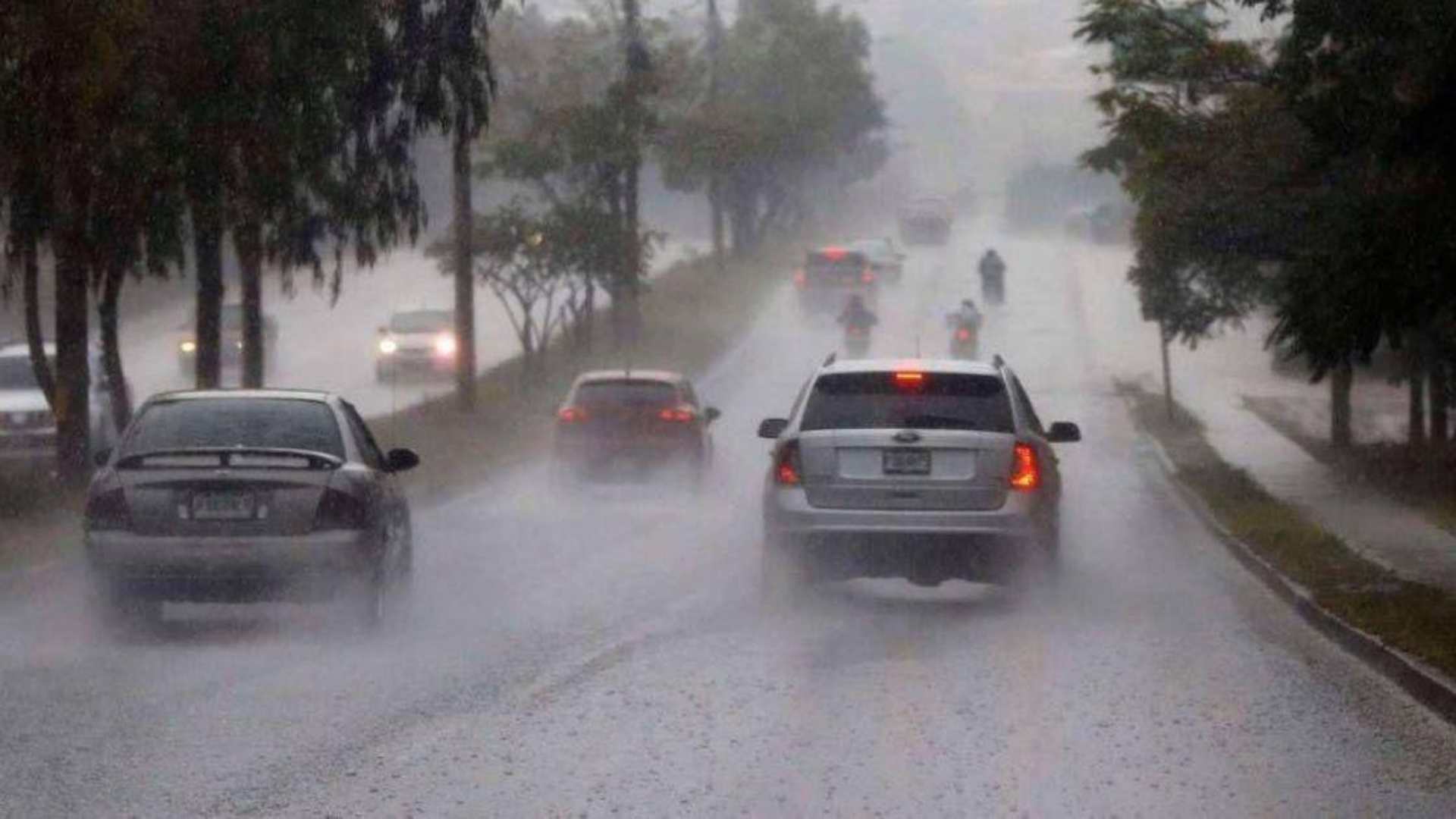 Vaguada dejará intensas lluvias y tormentas eléctricas este viernes en gran parte del país