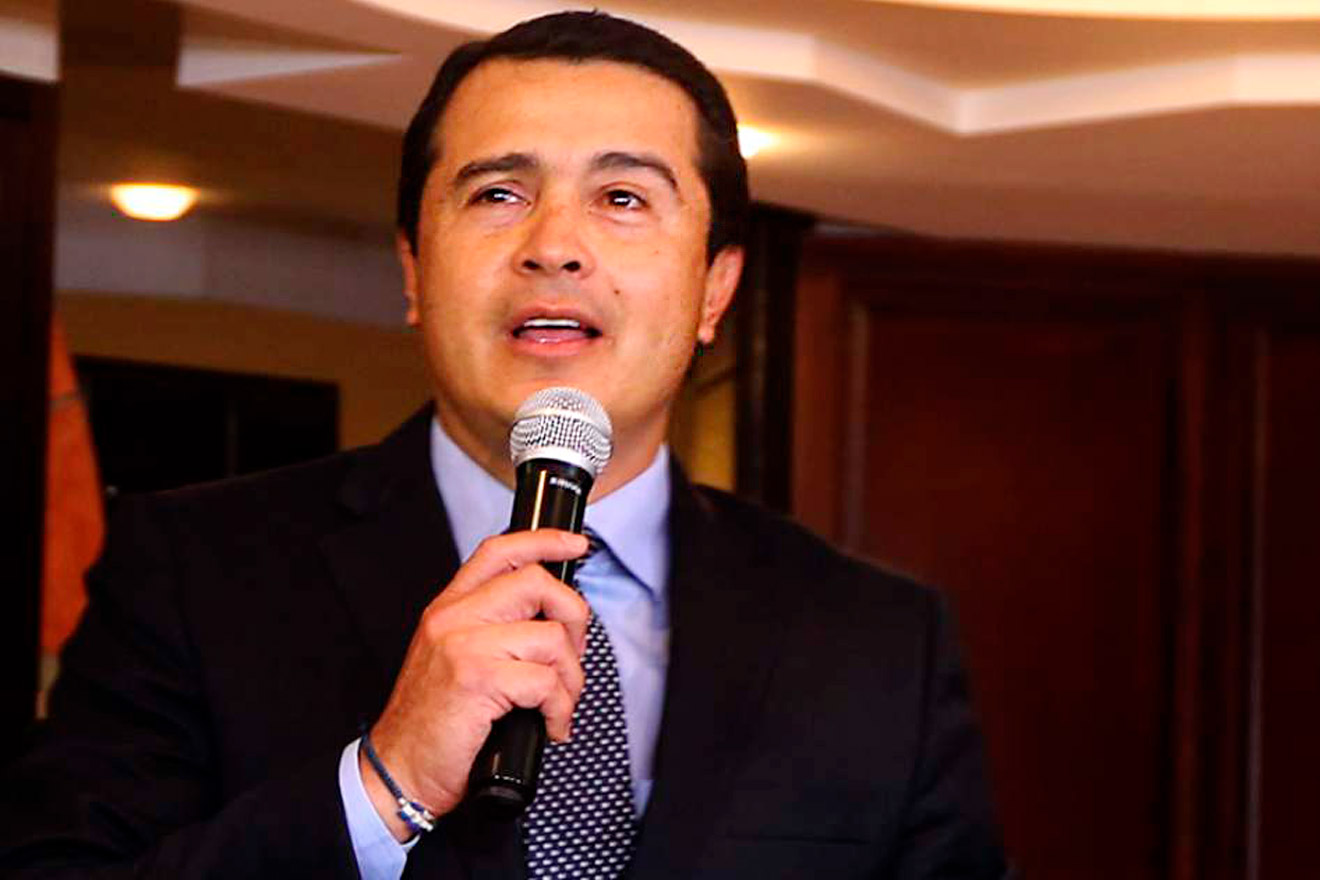 Madre del expresidente Juan Orlando Hernández viaja a Estados Unidos para visitar a sus hijos recluidos por narcotráfico