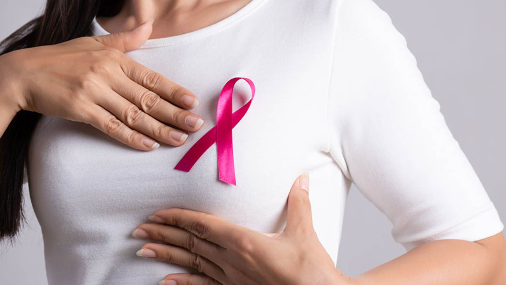 Te mostramos el paso a paso del autoexamen de mamas para una detección temprana del cáncer