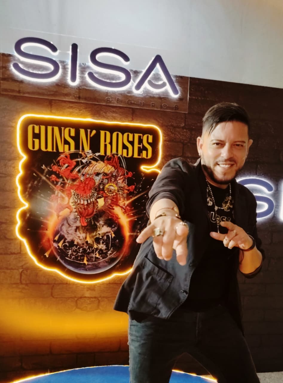 Edgardo Rivera y Gustavo Mendieta viven una noche de rock inolvidable en El Salvador