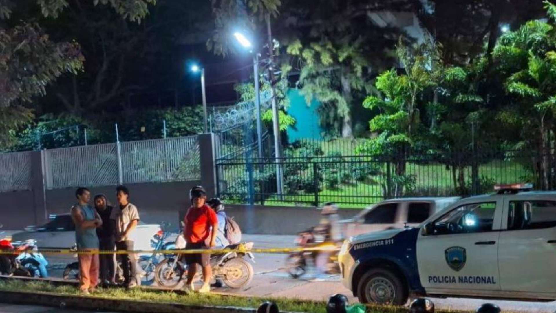Mujer cae de moto y pierde la vida en accidente en bulevar Suyapa