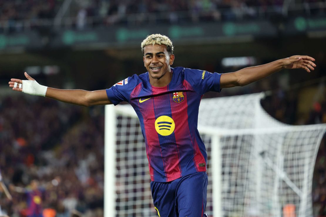 Hansi Flick sorprende en Barcelona tras rumores que involucran a Lamine Yamal 