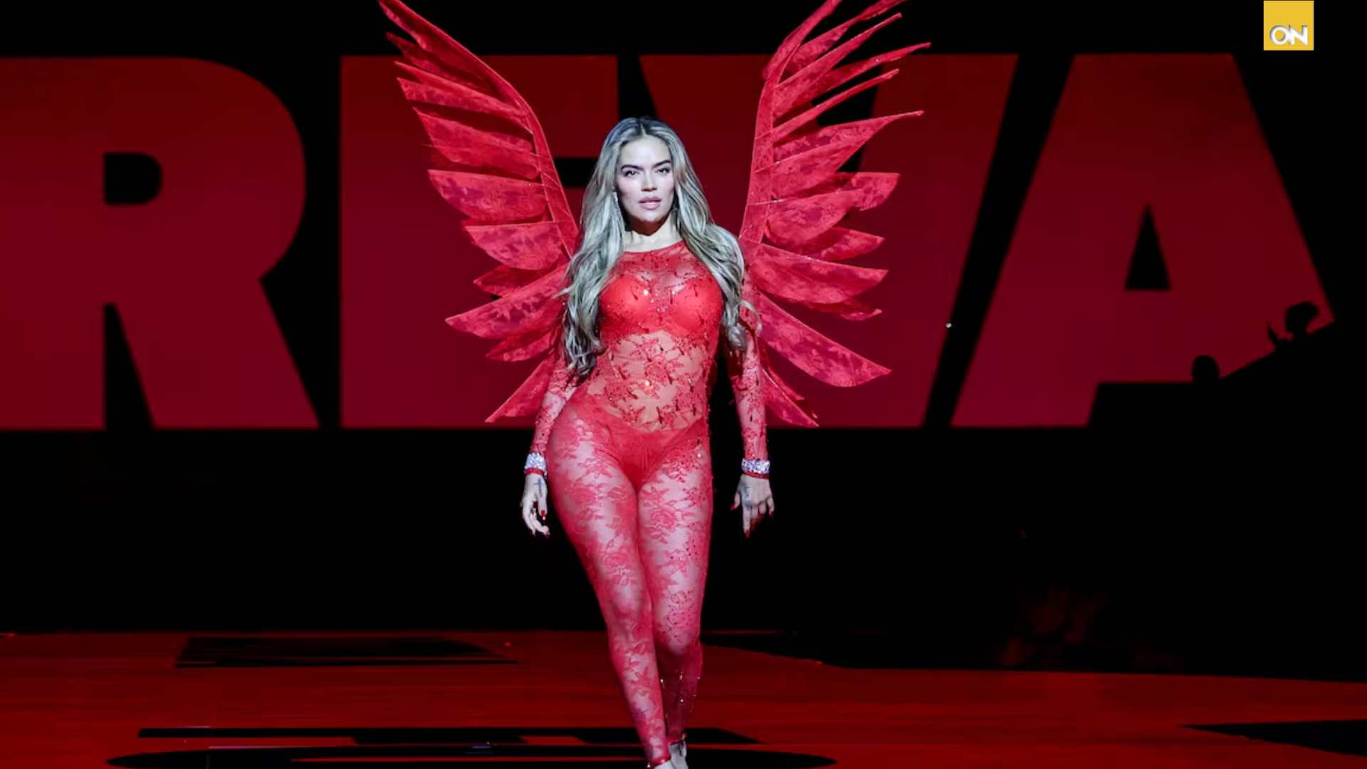 karol g pasarela
