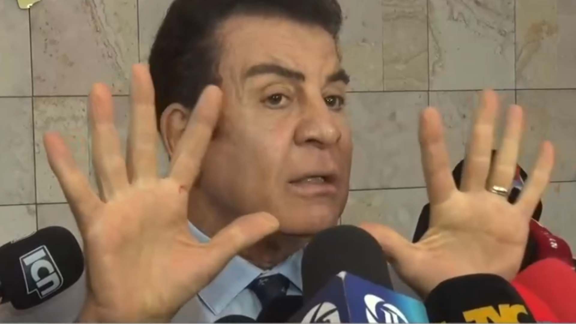 "Confíen en la gente de las manos limpias", dice Salvador Nasralla