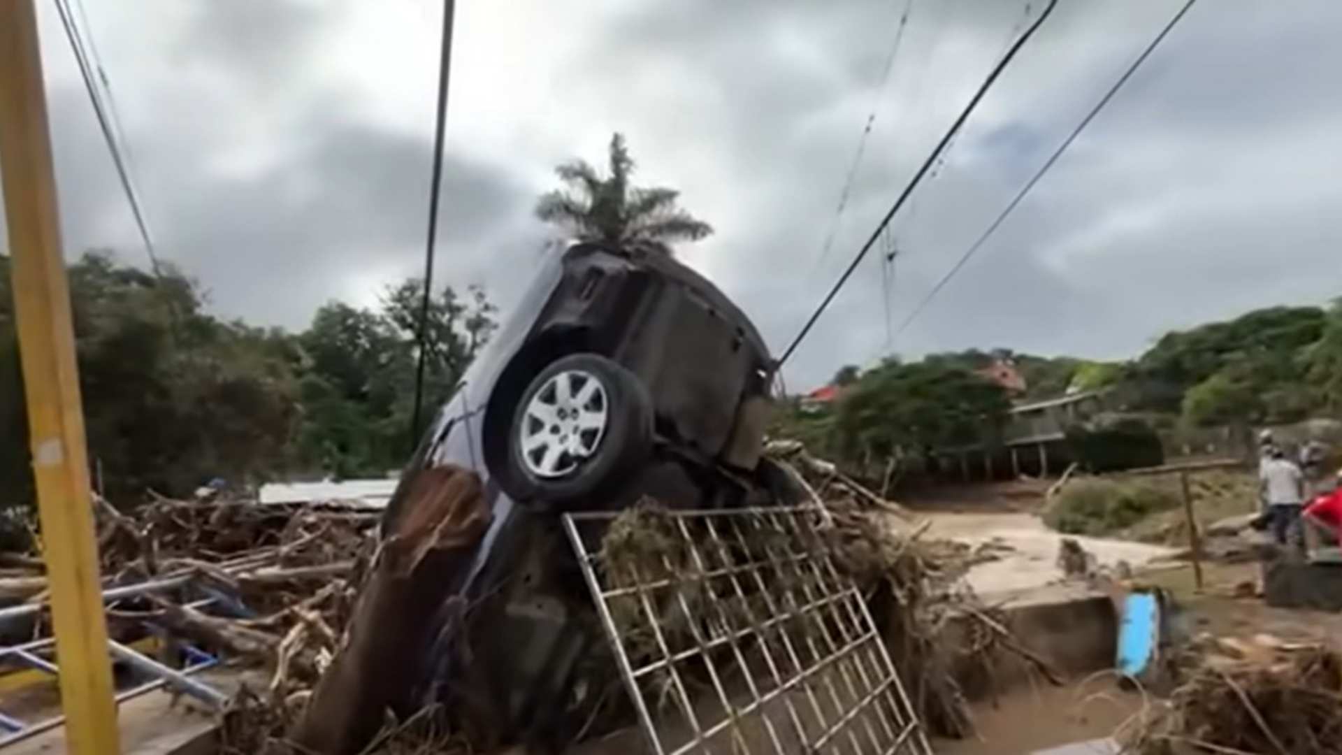 vecinos de Río Abajo narran la devastación causada por las lluvias