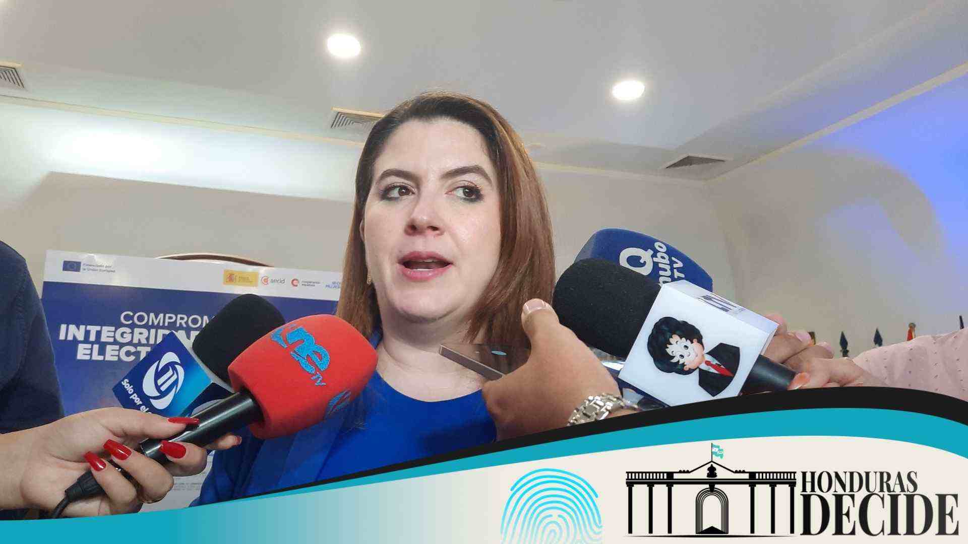Cossette López denuncia que FF.AA. se han contactado con empresa encargada de los GPS
