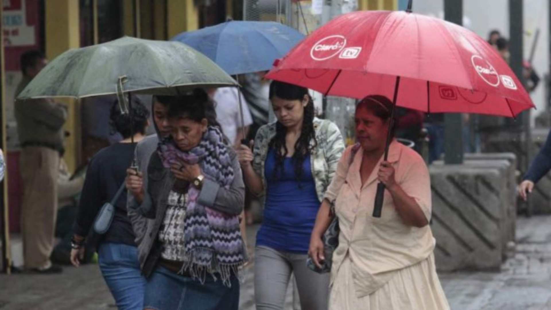 Frente frío mantiene ambiente fresco y lluvias en varias regiones de Honduras