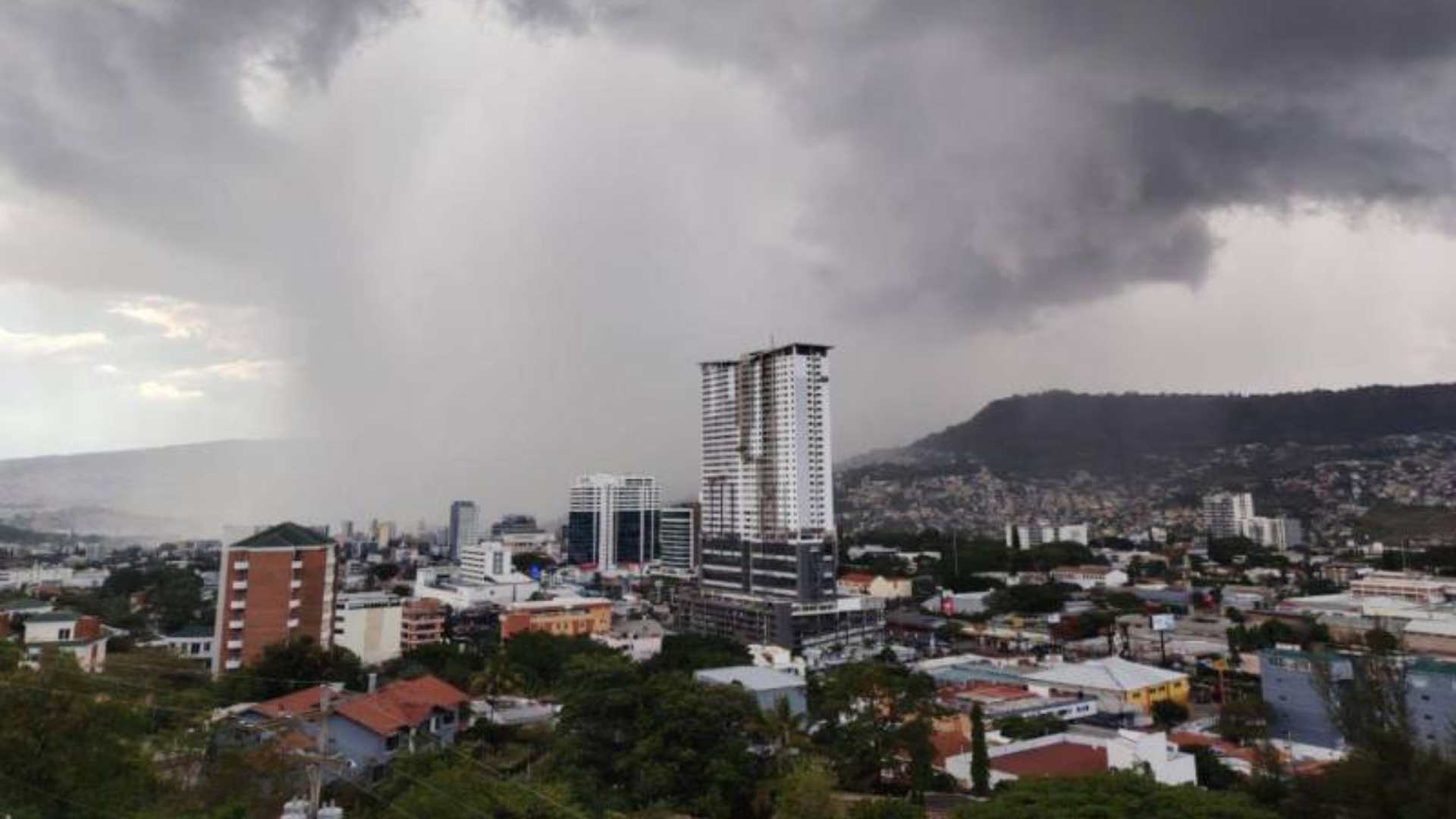 Cielo despejado por la mañana y lluvias aisladas por la tarde este jueves en Honduras