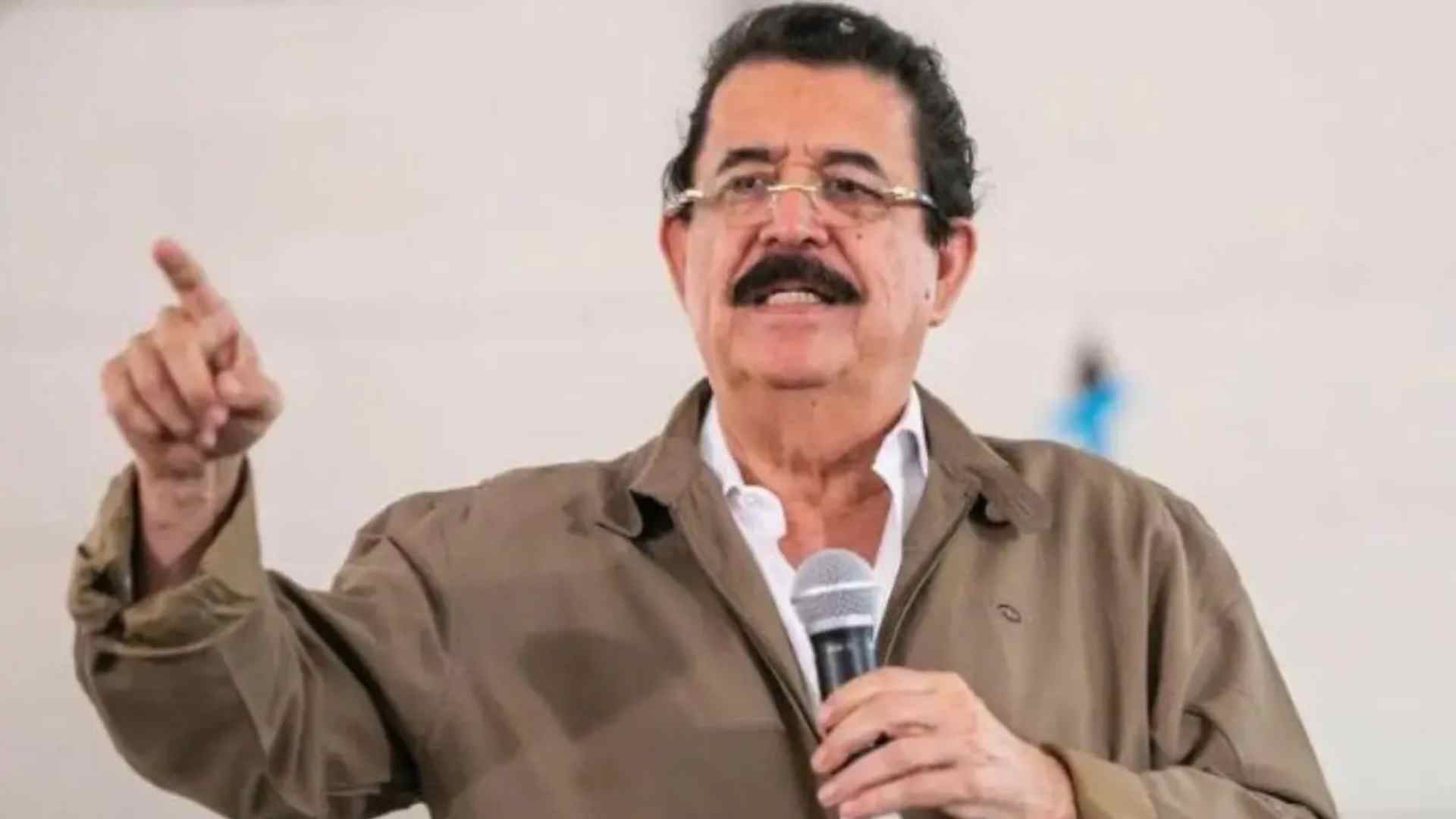 Manuel Zelaya defiende a peritos colombianos y exige esclarecer autenticidad de audios que involucran a Cossette López