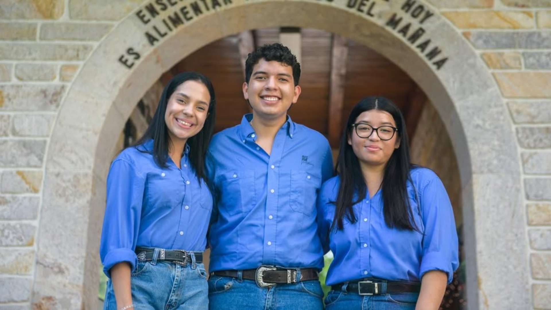 Estudiantes hondureños llegan a primer lugar en competencia