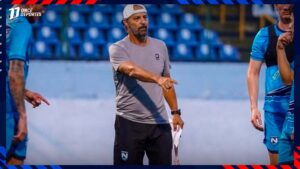 ¡PREMIO POR LA MALDAD! Tras "enterrar" a Honduras, el Fantasma Figueroa exige el banquillo de selección sudamericana