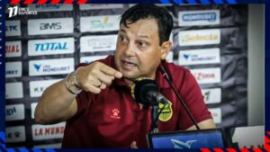 ¡GUERRA TOTAL EN LA MÁQUINA! Fuad Abufele destroza a Jeaustin Campos: "Tenía que renunciar hace ratos"