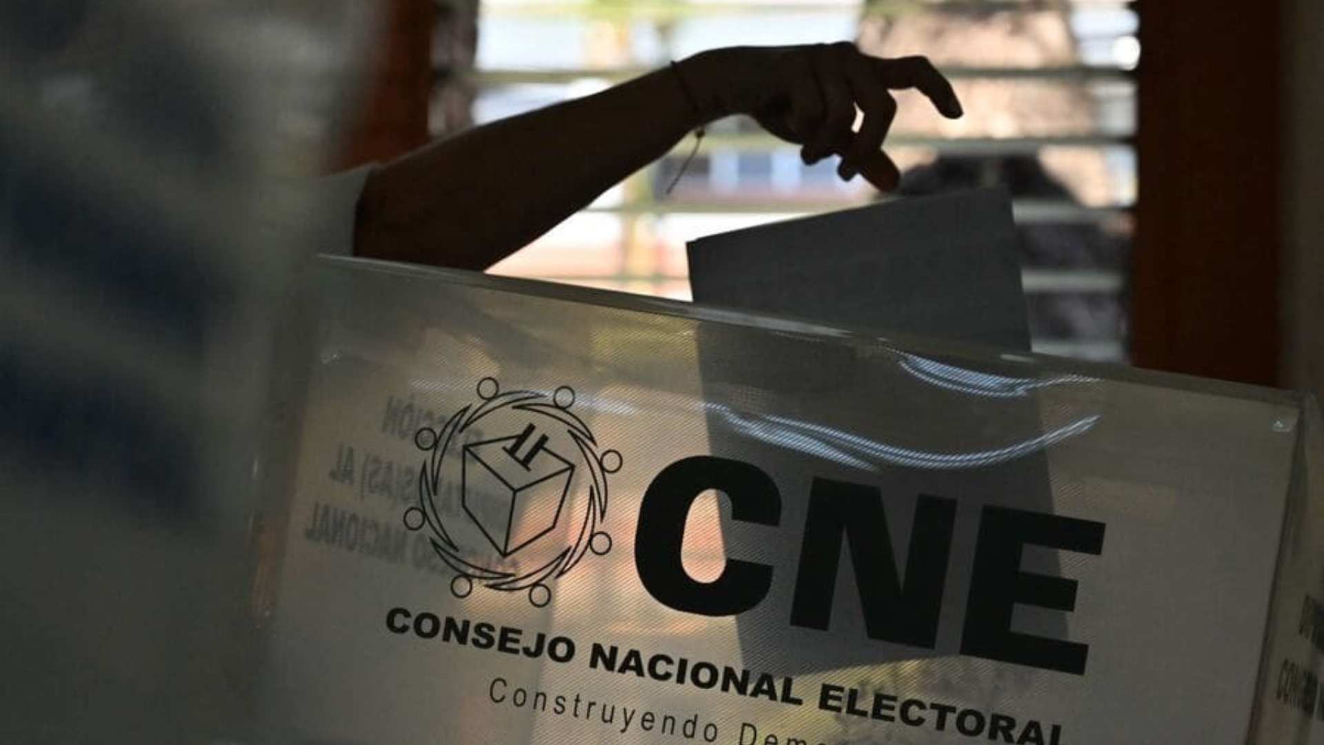 Dilema legal en el CNE por papeletas electorales