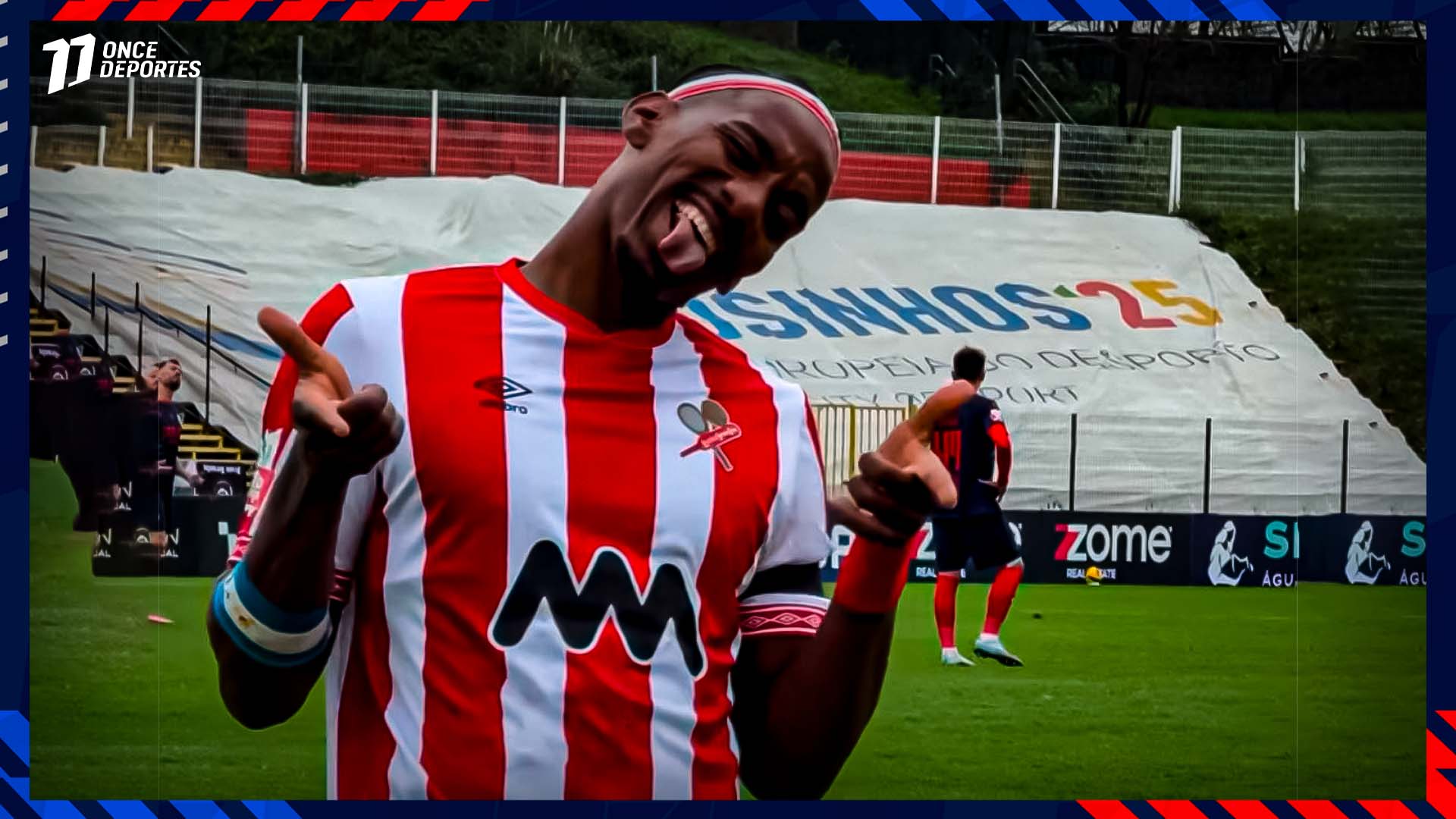 Bryan Róchez anota gol y autogol en duelo ante Alberth Elis