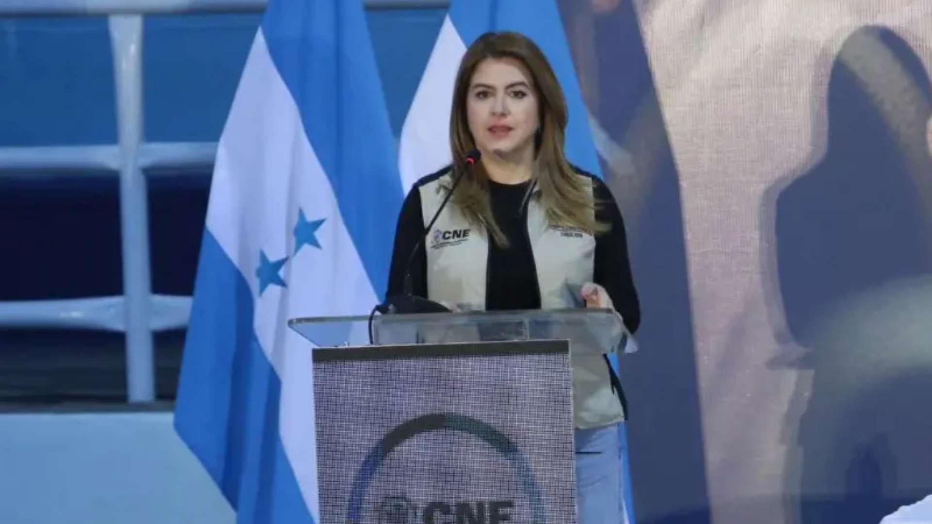 Cossette López llama a la calma: “Solo cuando se cuente el 100% de las actas se podrán dar resultados certeros”