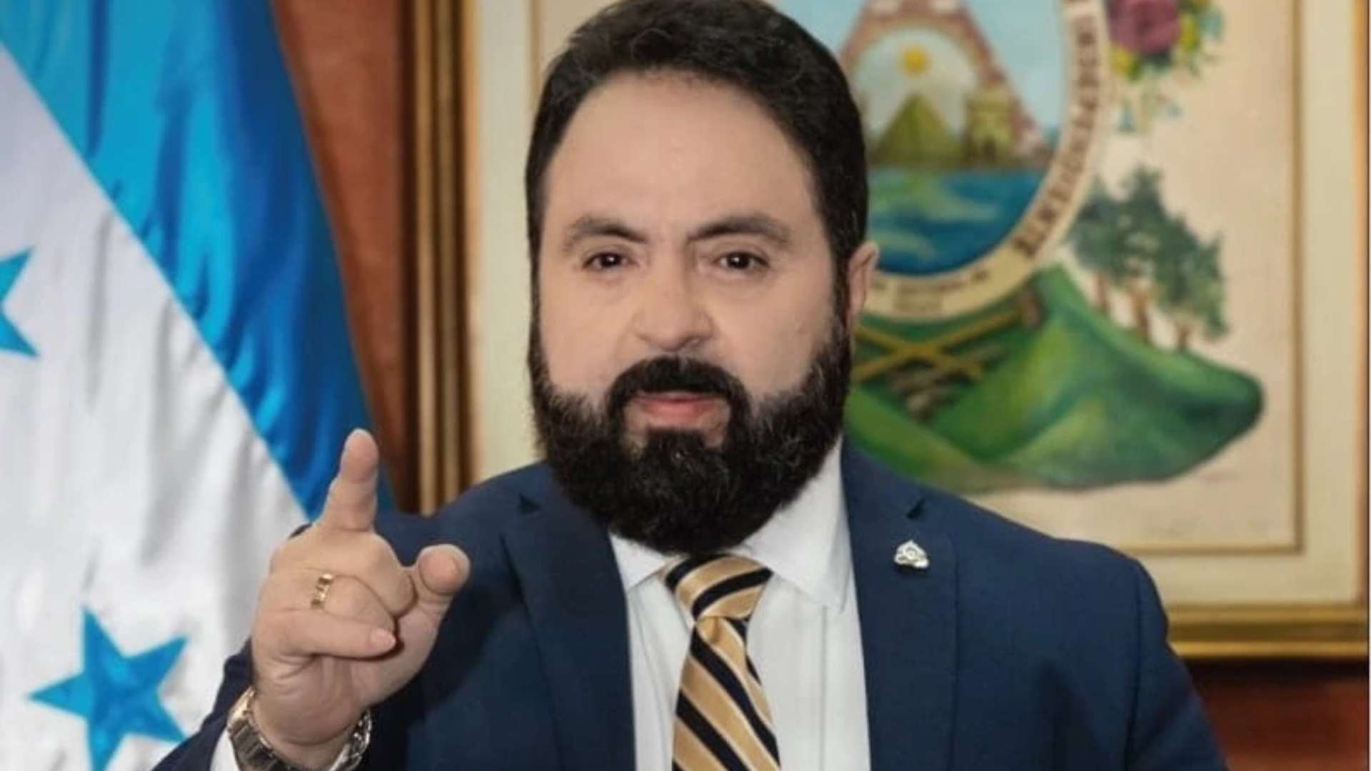 Luis Redondo convoca a la Comisión Permanente del Congreso en medio de la crisis poselectoral