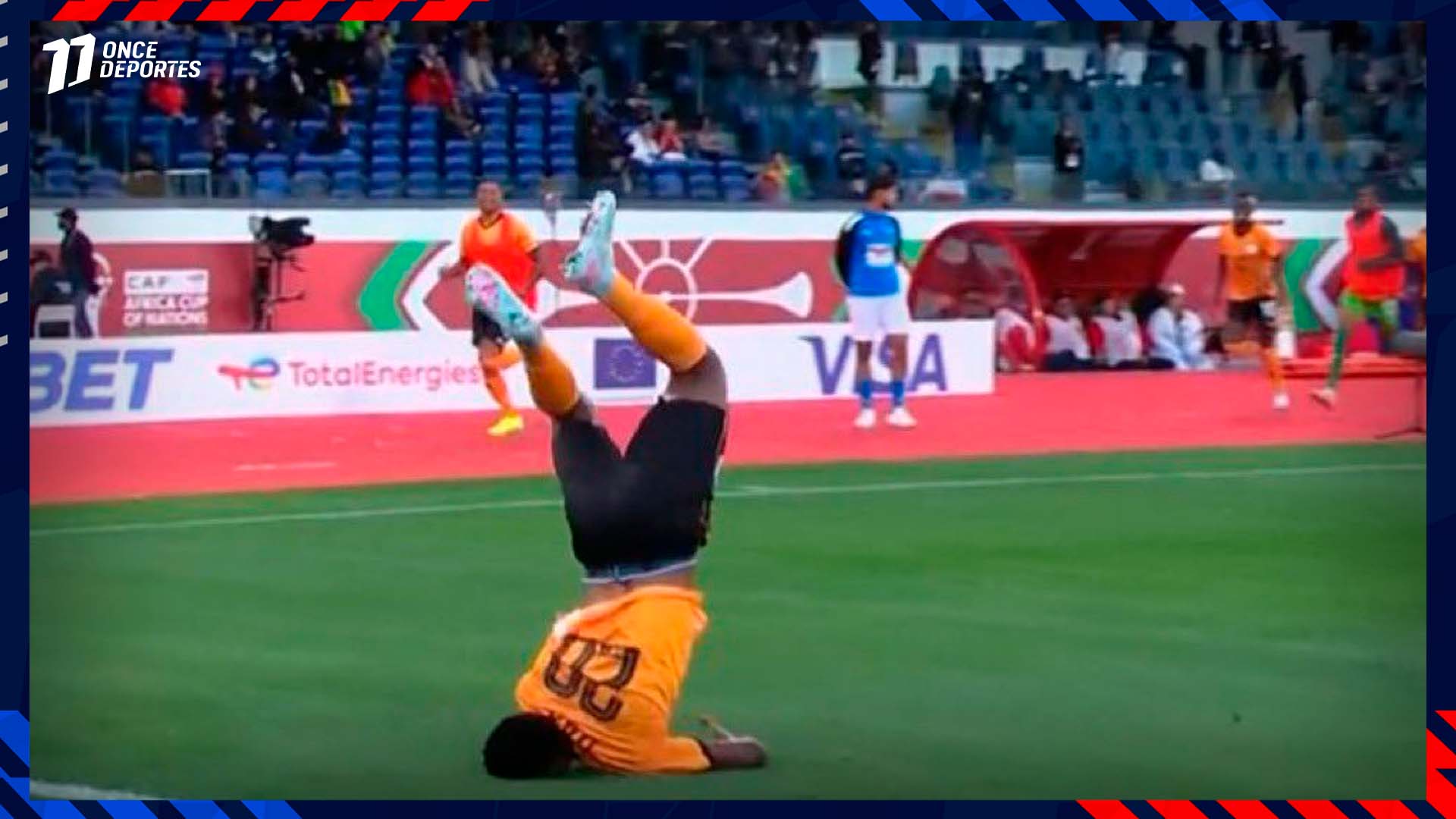 Patson Daka sufre accidente en celebración de gol en Copa África (Video)