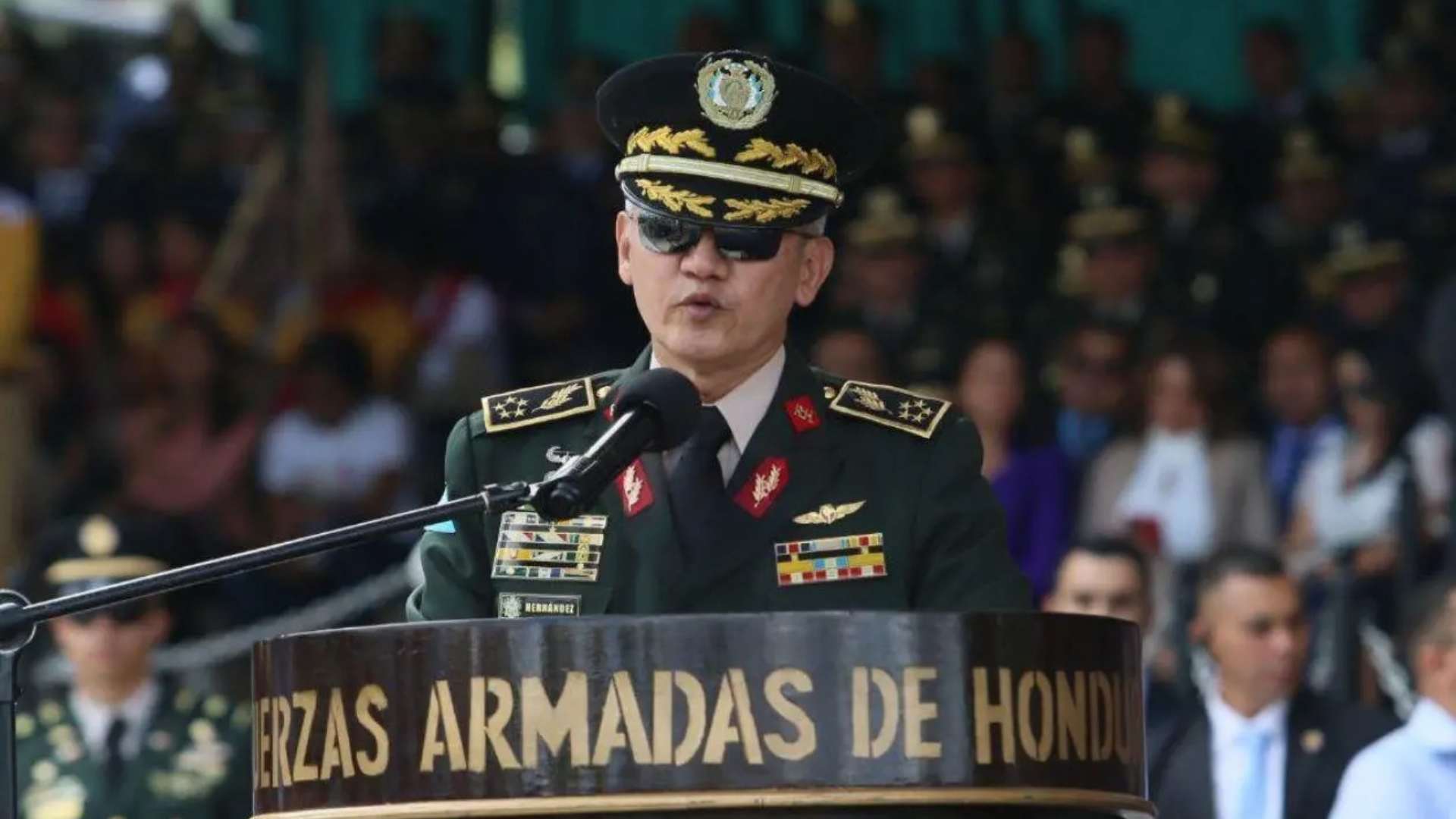 Roosevelt Hernández niega amenazas y envía mensaje a la prensa hondureña en su despedida de las FFAA