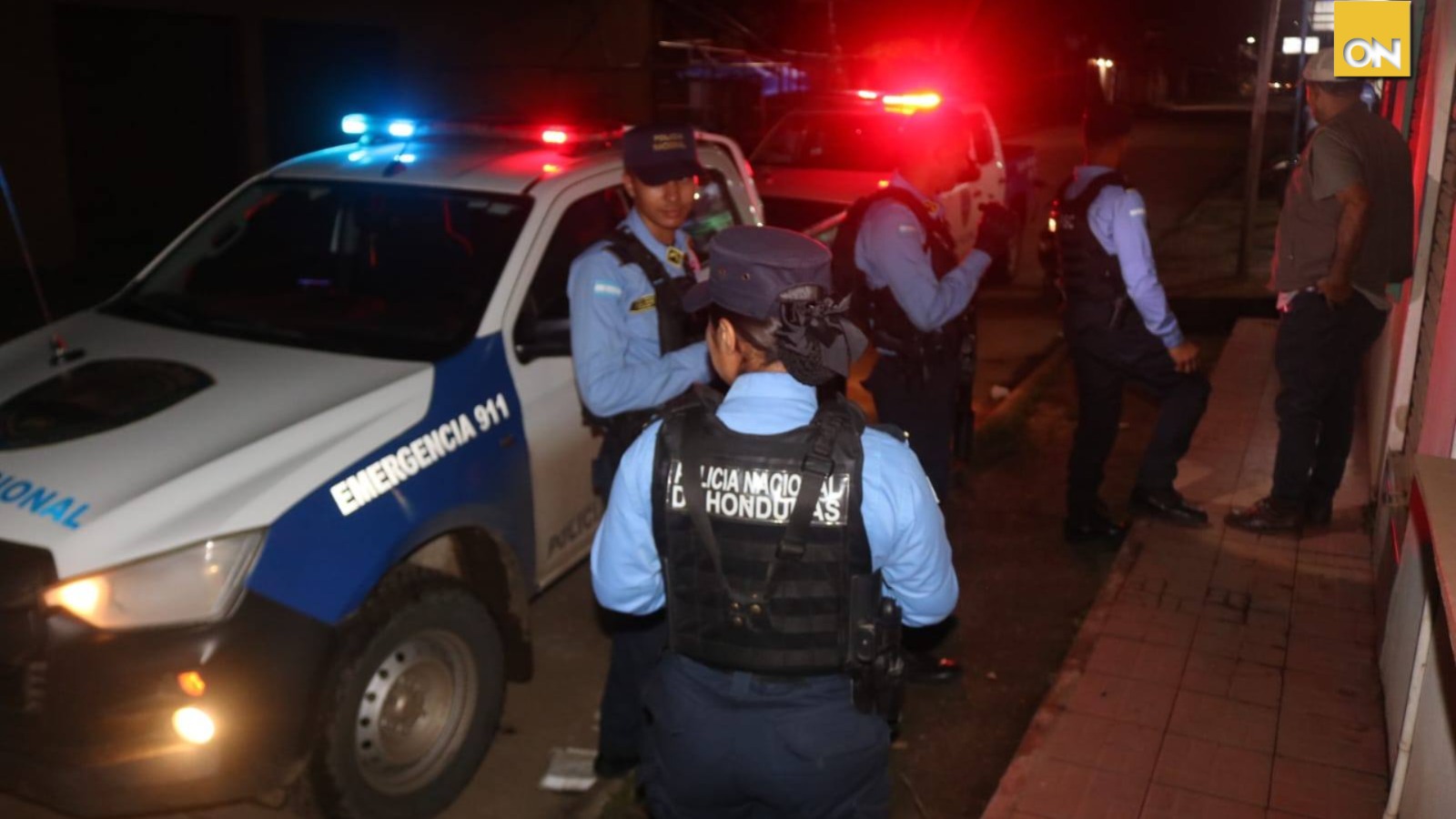 Cuatro personas Residencial Centroamérica