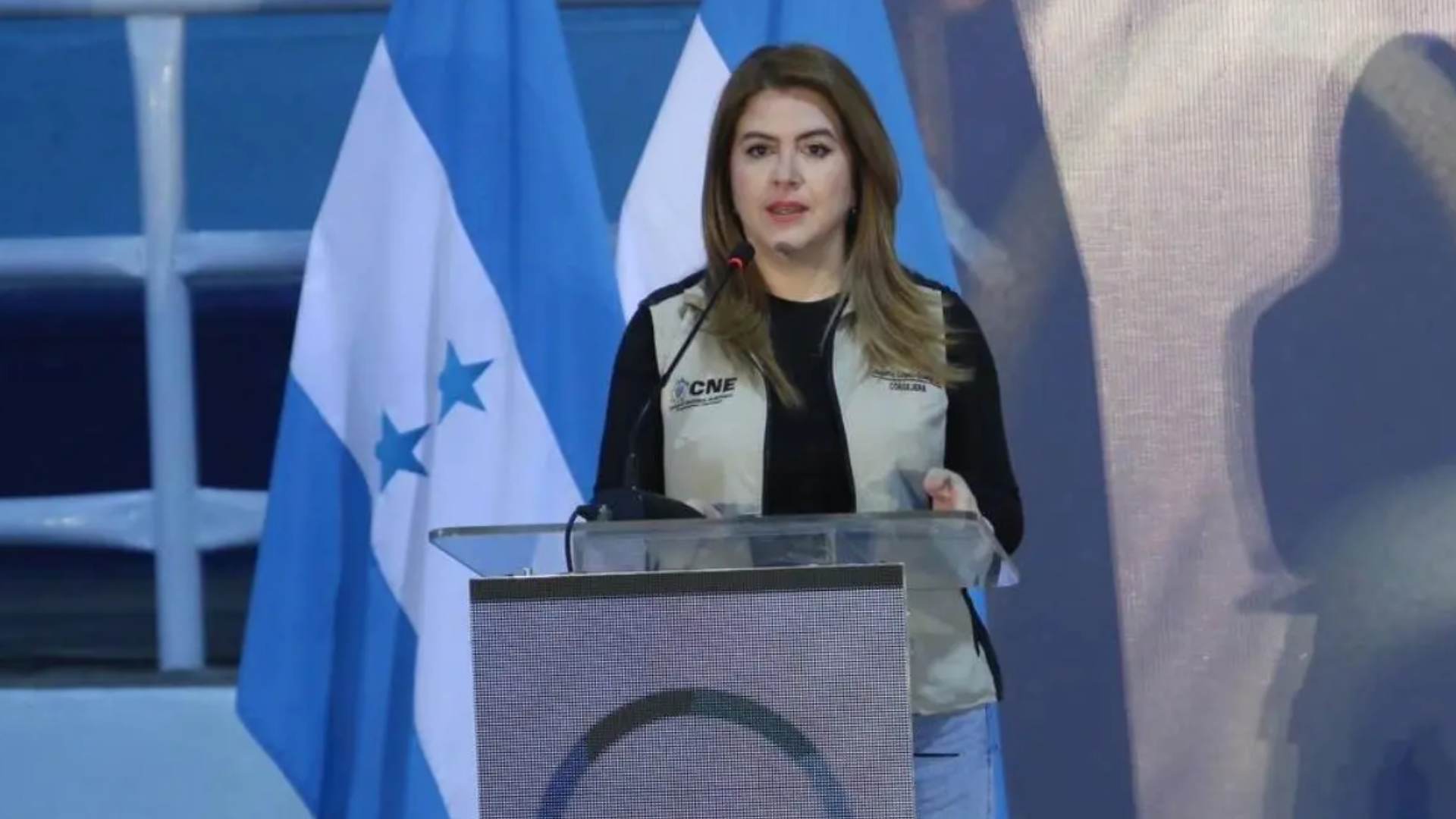 Cossette López apunta a Marlon Ochoa de ejercer apología al delito: "Somos atacadas por defender a Honduras"