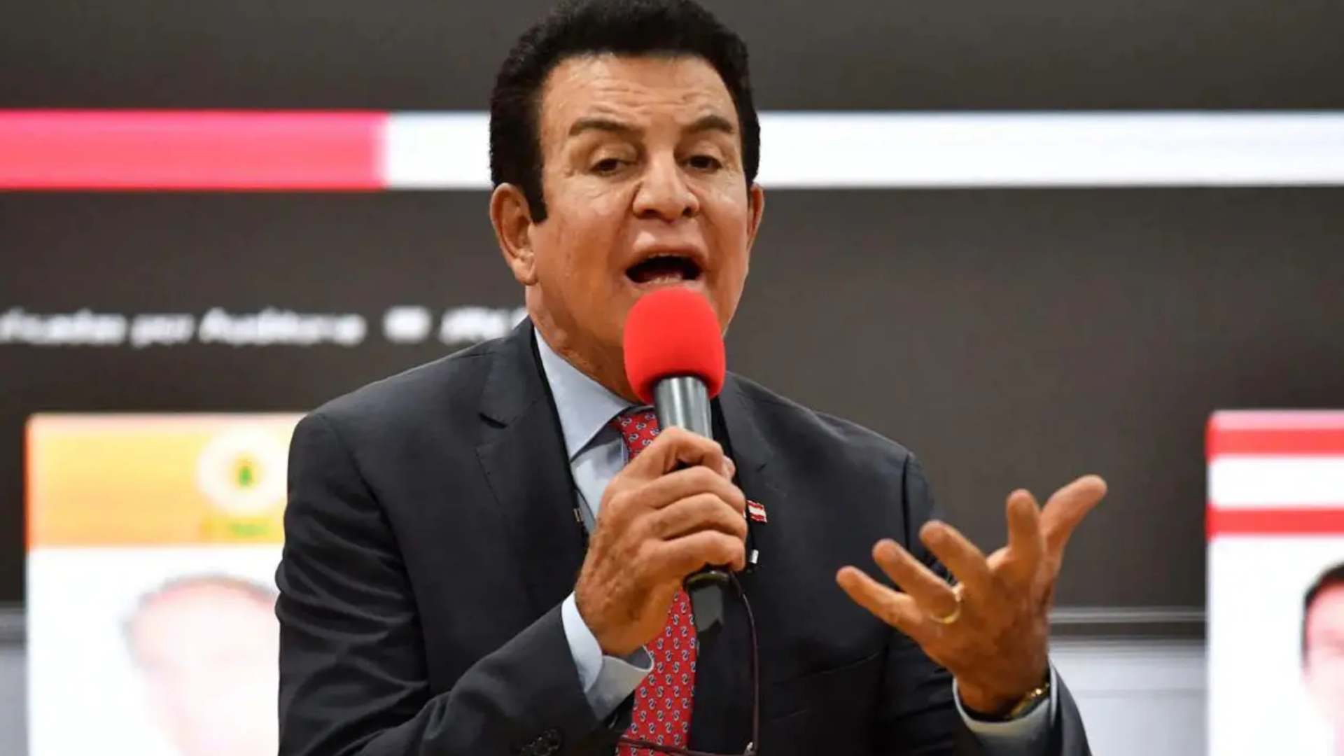 Salvador Nasralla denuncia retraso en escrutinio especial