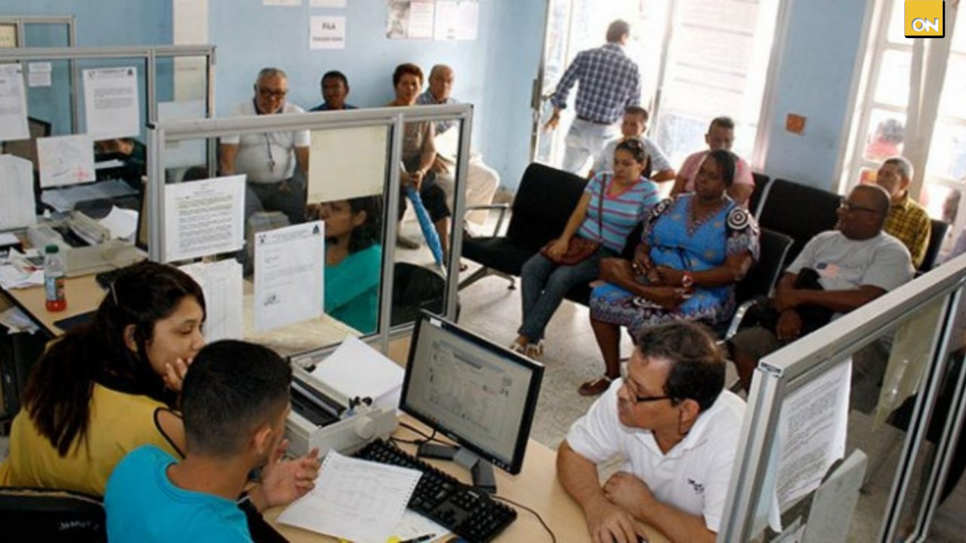 Al menos 100 mil empleos públicos estarían en riesgo tras llegada de gobierno nacionalista